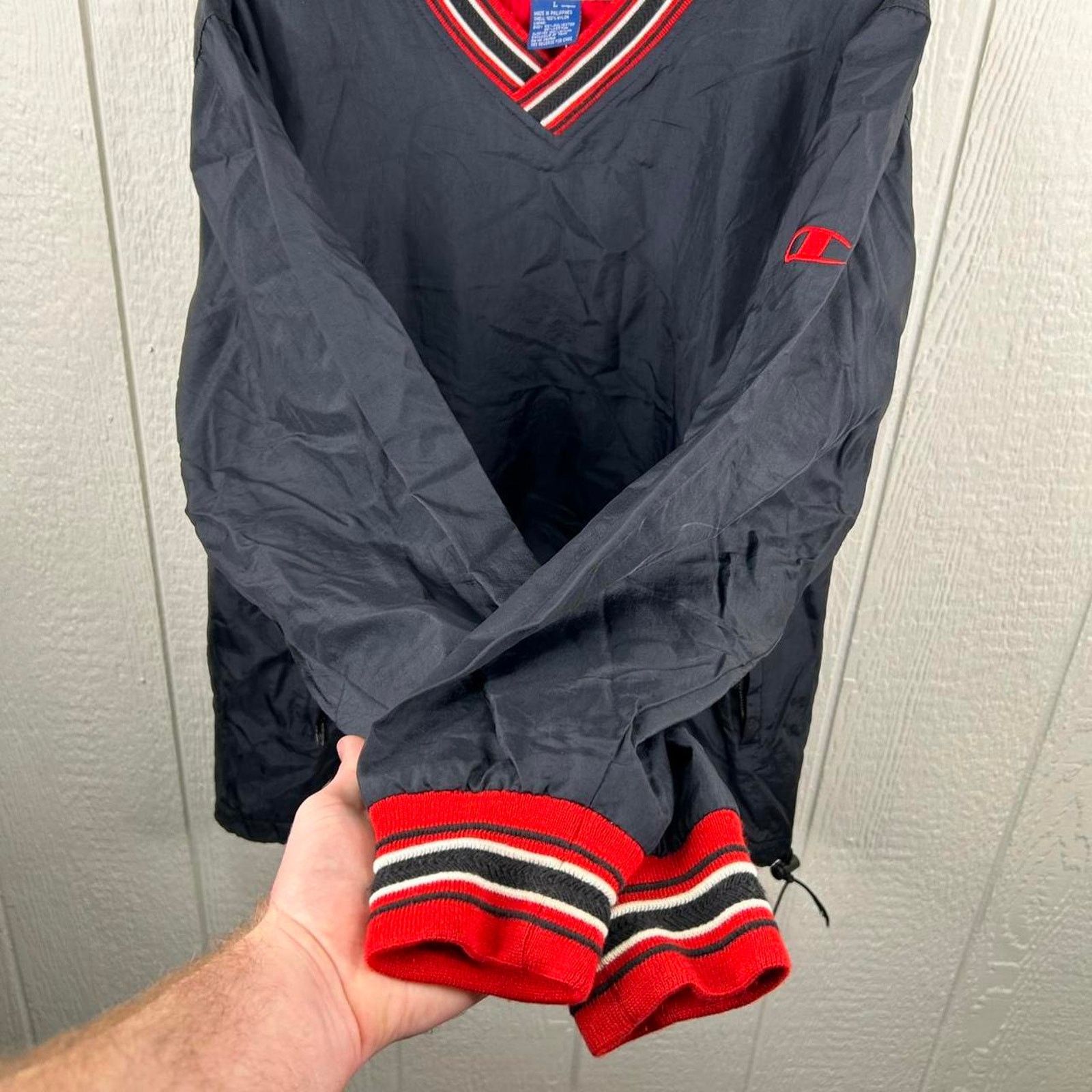 Champion Vintage 90s Champion Navy & Red VNeck Windbreaker Size Large Size US L / EU 52-54 / 3 - 5 Thumbnail