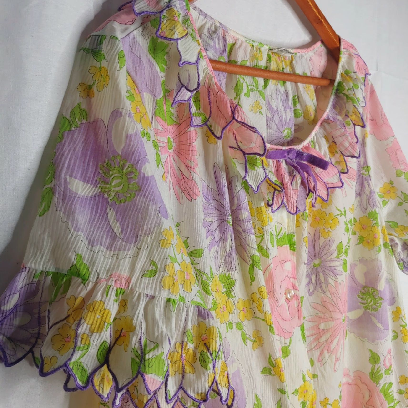 Vintage VINTAGE Komar Nightgown Women's Small Floral Peignoir Neck Petals Size ONE SIZE - 2 Thumbnail