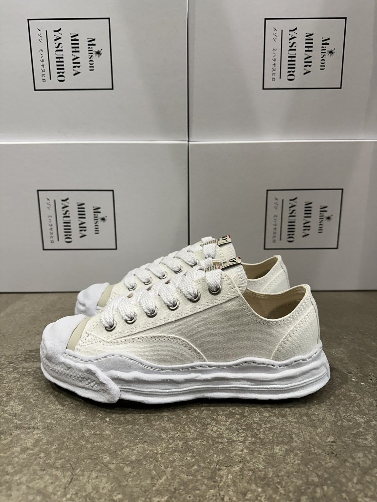 Maison MIHARA YASUHIRO MAISON MIHARA YASUHIRO - Hank Low White Sneakers Size US 7 / EU 40 - 2 Thumbnail