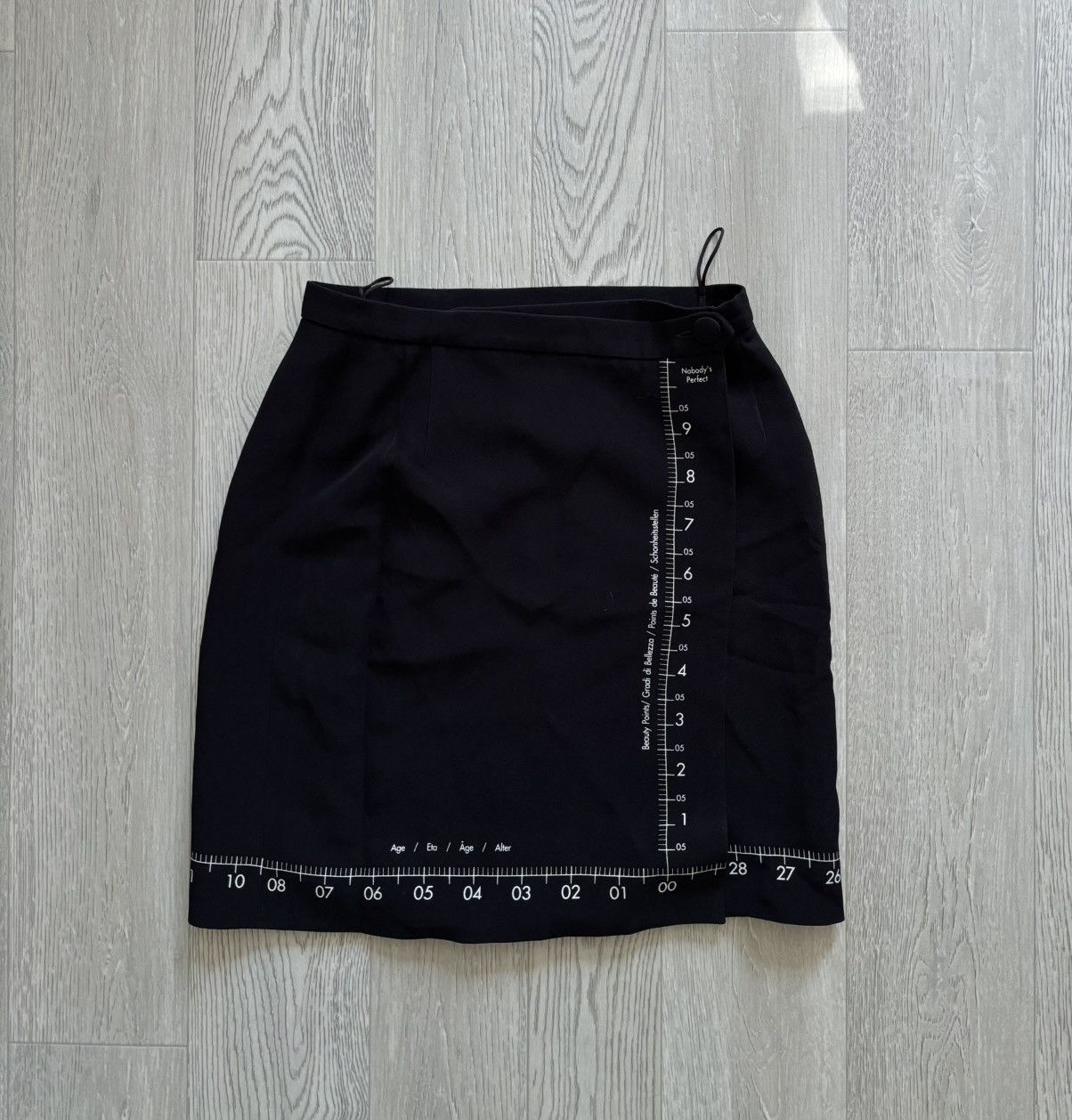 Moschino Moschino Cheap And Chic Mini Skirt Line Printed Size 34" / US 12 / IT 48 - 1 Thumbnail