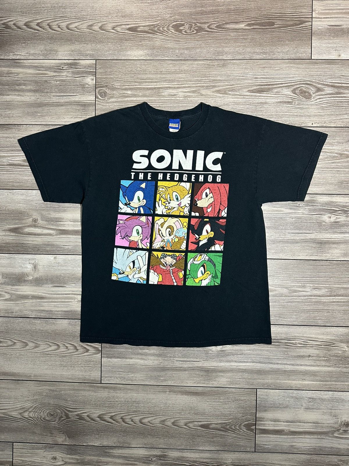 Vintage Vintage Y2K Sonic The Hedgehog T Shirt Size US L / EU 52-54 / 3 - 1 Thumbnail