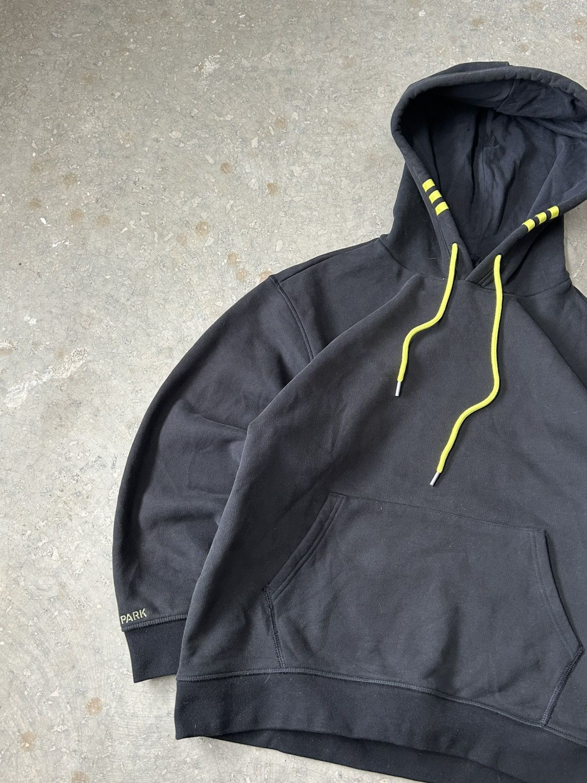 Adidas × Ivy Park Adidas Ivy Park Black Baggy Hoodie Peloton 2021 Size US M / EU 48-50 / 2 - 3 Thumbnail