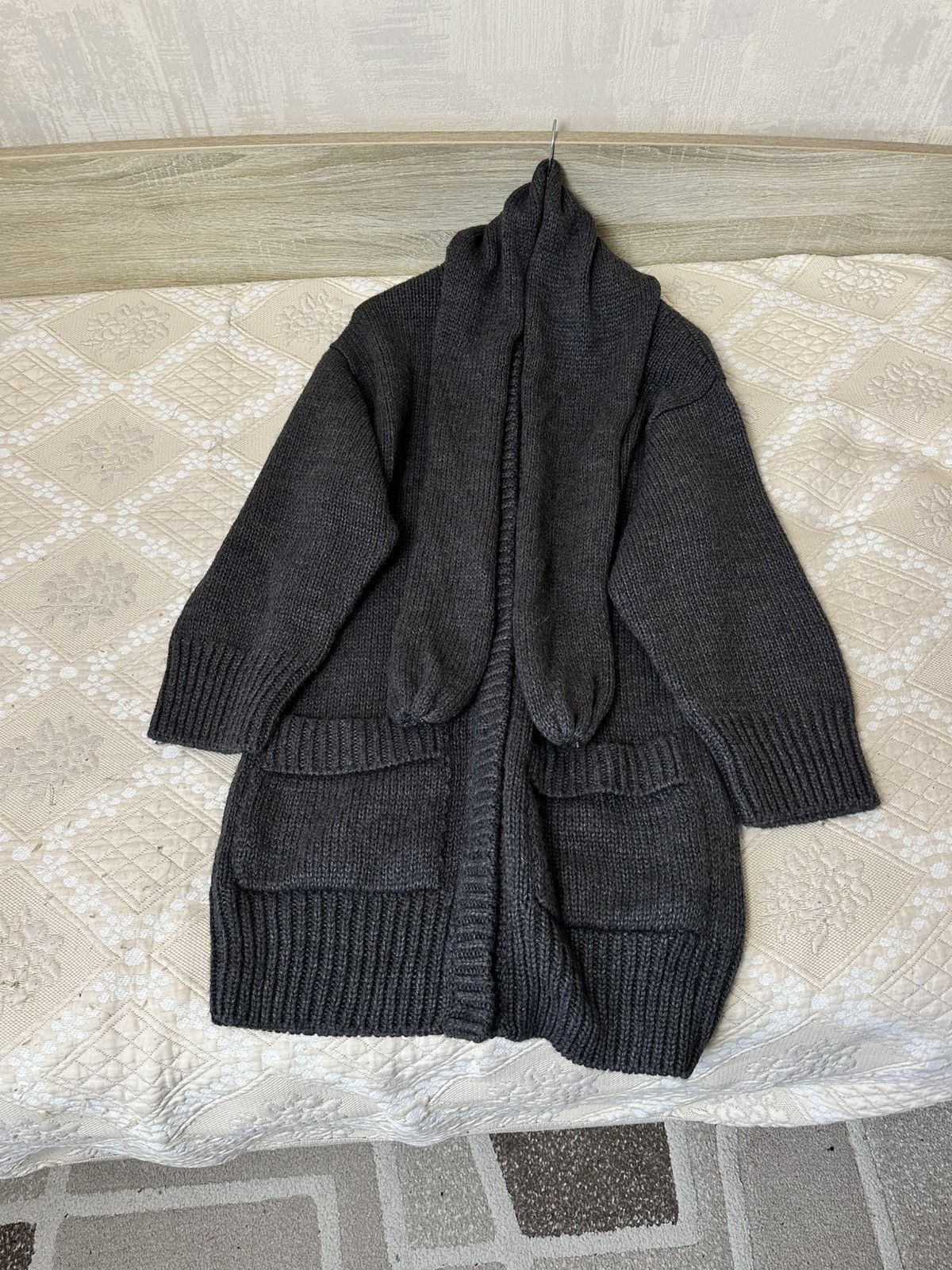 Dolce & Gabbana 🔥 Dolce & Gabbana Alpaca Cardigan with Fox Fur Scarf Sweater Size L / US 10 / IT 46 - 4 Thumbnail
