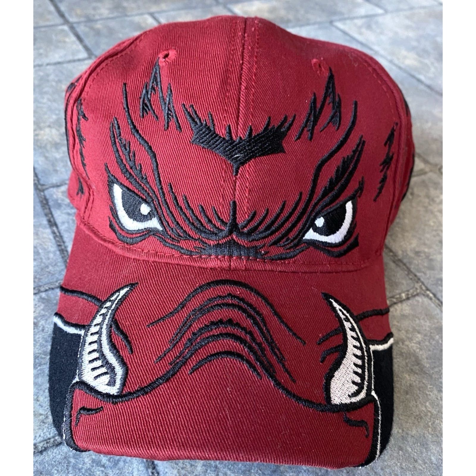 Vintage VINTAGE Arkansas Razorbacks Embroidered Face Mascot Strapback Hat - Tail Gate’N Gear - Red - One Size - Adjustable - Cotton - Men - Baseball Cap Size ONE SIZE - 2 Thumbnail