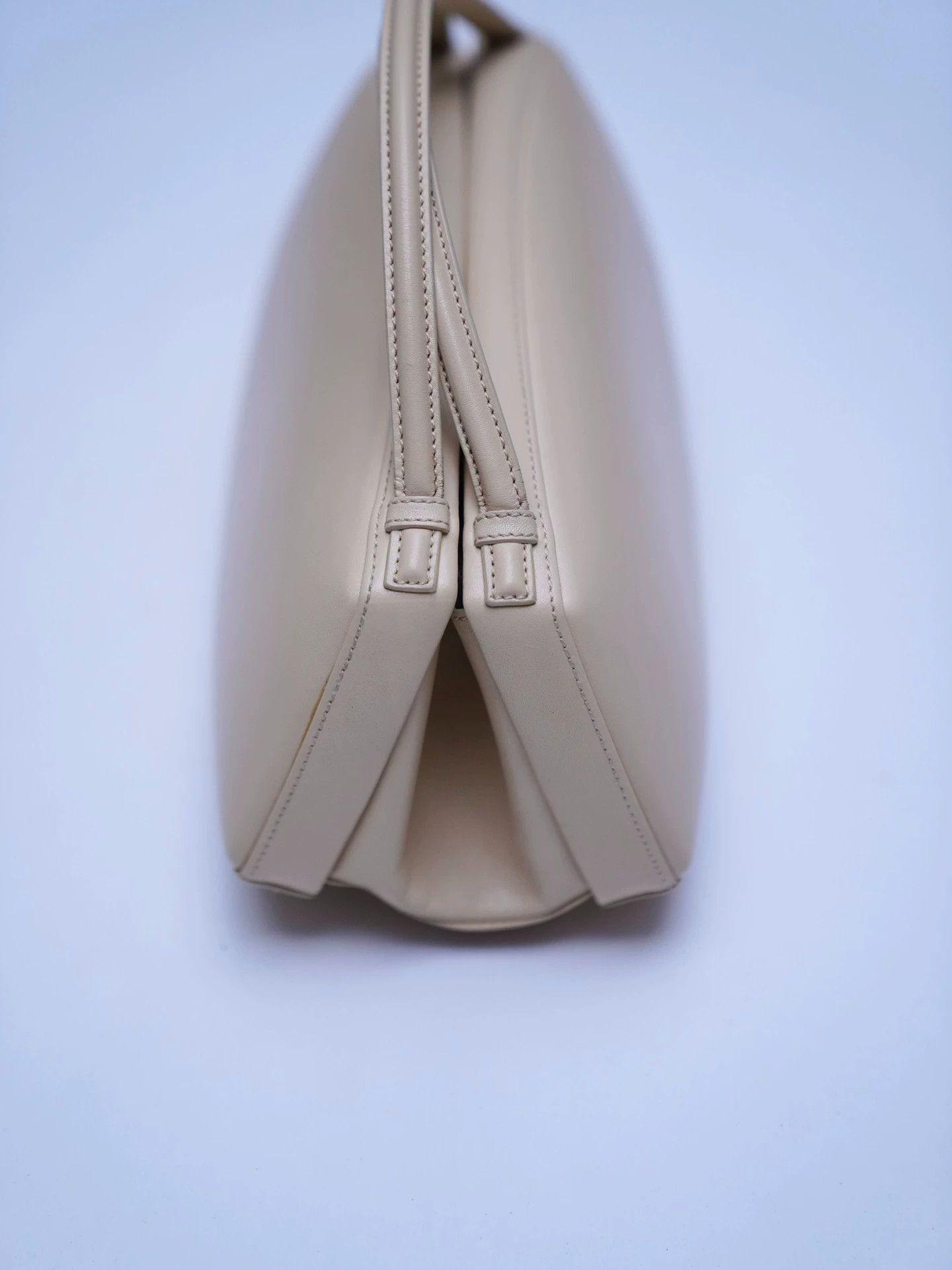 Loewe Loewe Vintage Cream Museum UFO Handbag Women's Size ONE SIZE - 5 Thumbnail