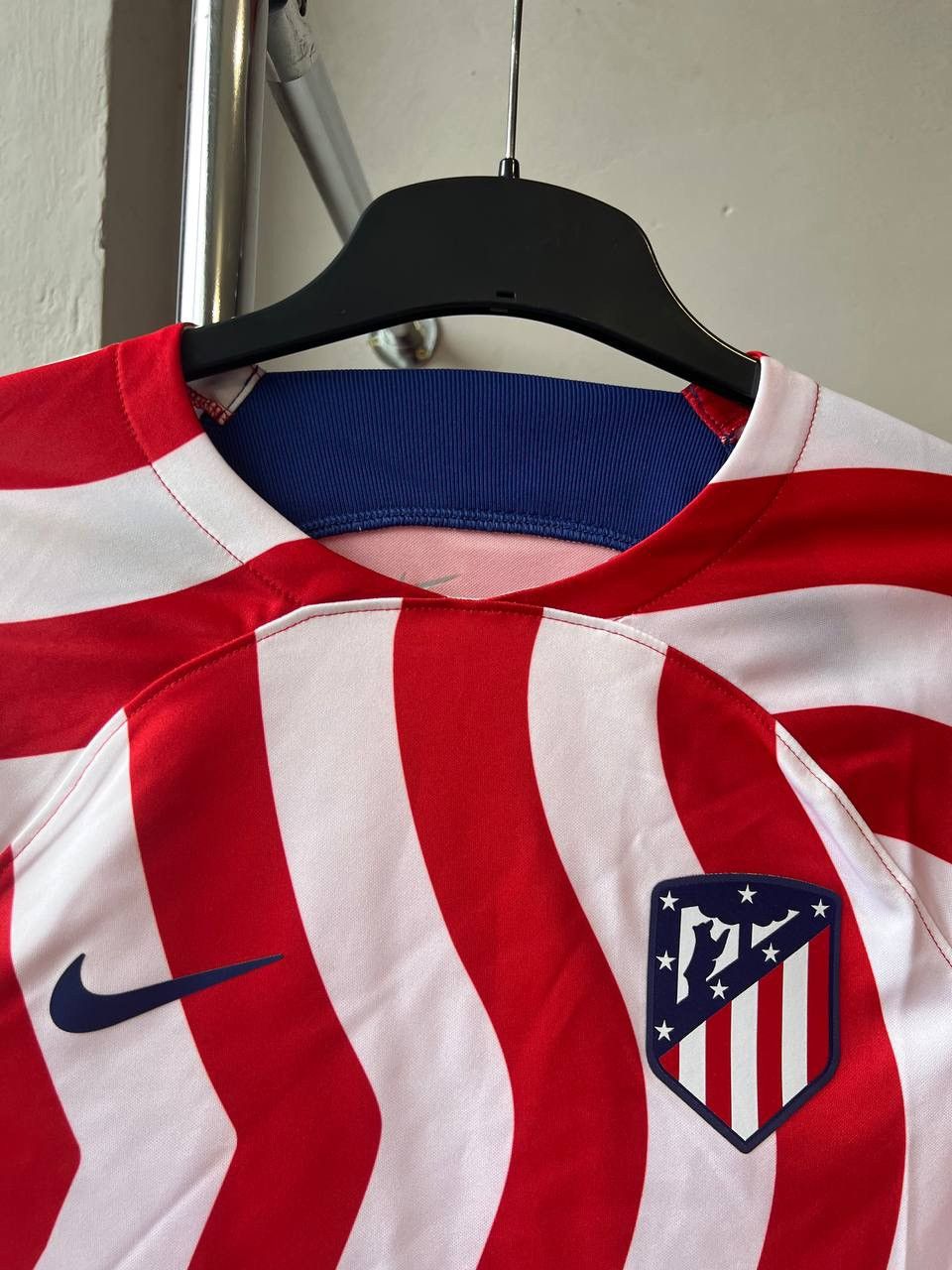 Nike MEW! 2022/23 ATLETICO MADRID HOME SOCCER JERSEY SHIRT NIKE S Size US S / EU 44-46 / 1 - 5 Thumbnail