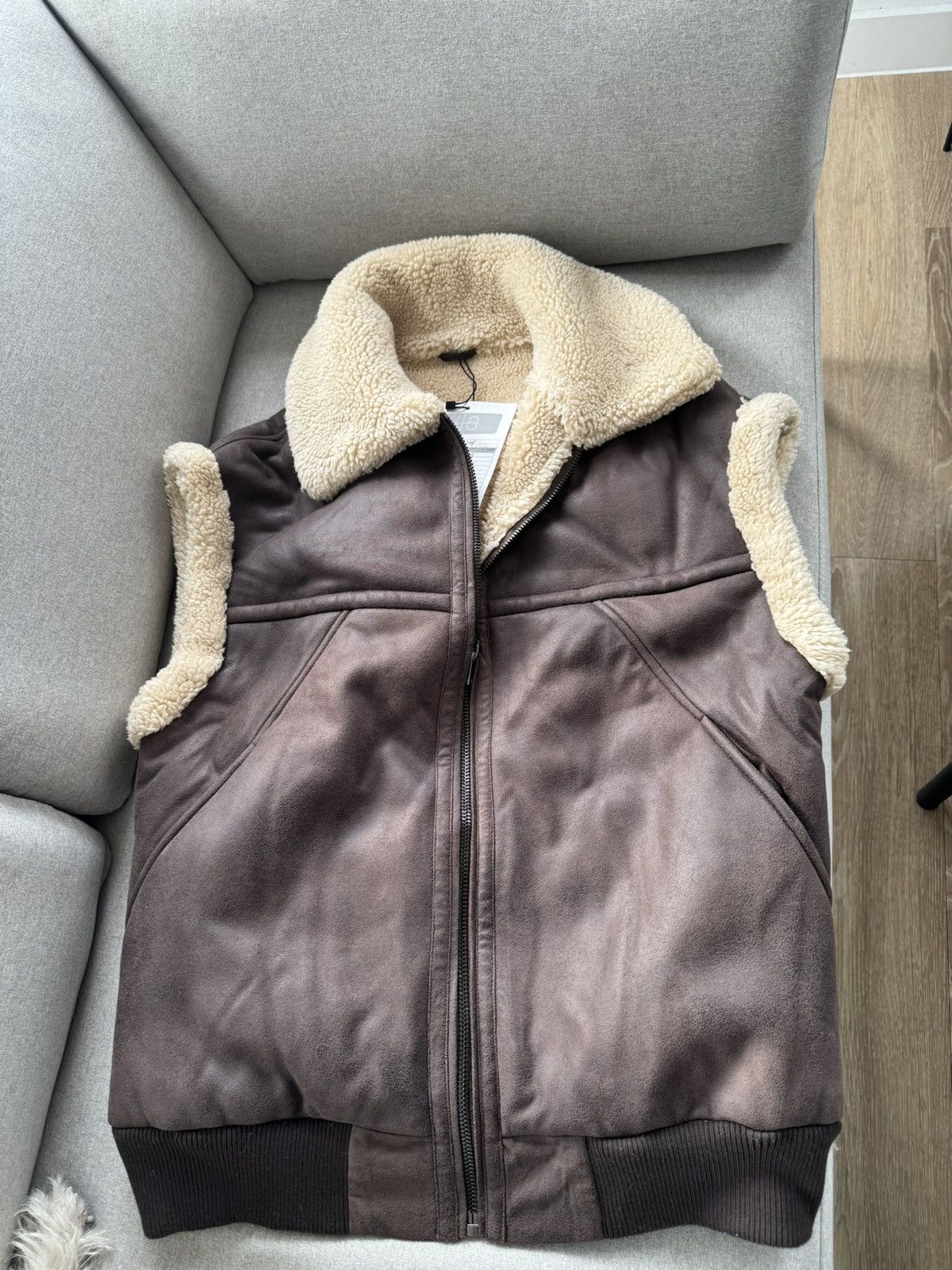 Designer Brand-new eco-friendly fur sample garment Size M / US 6-8 / IT 42-44 - 1 Thumbnail