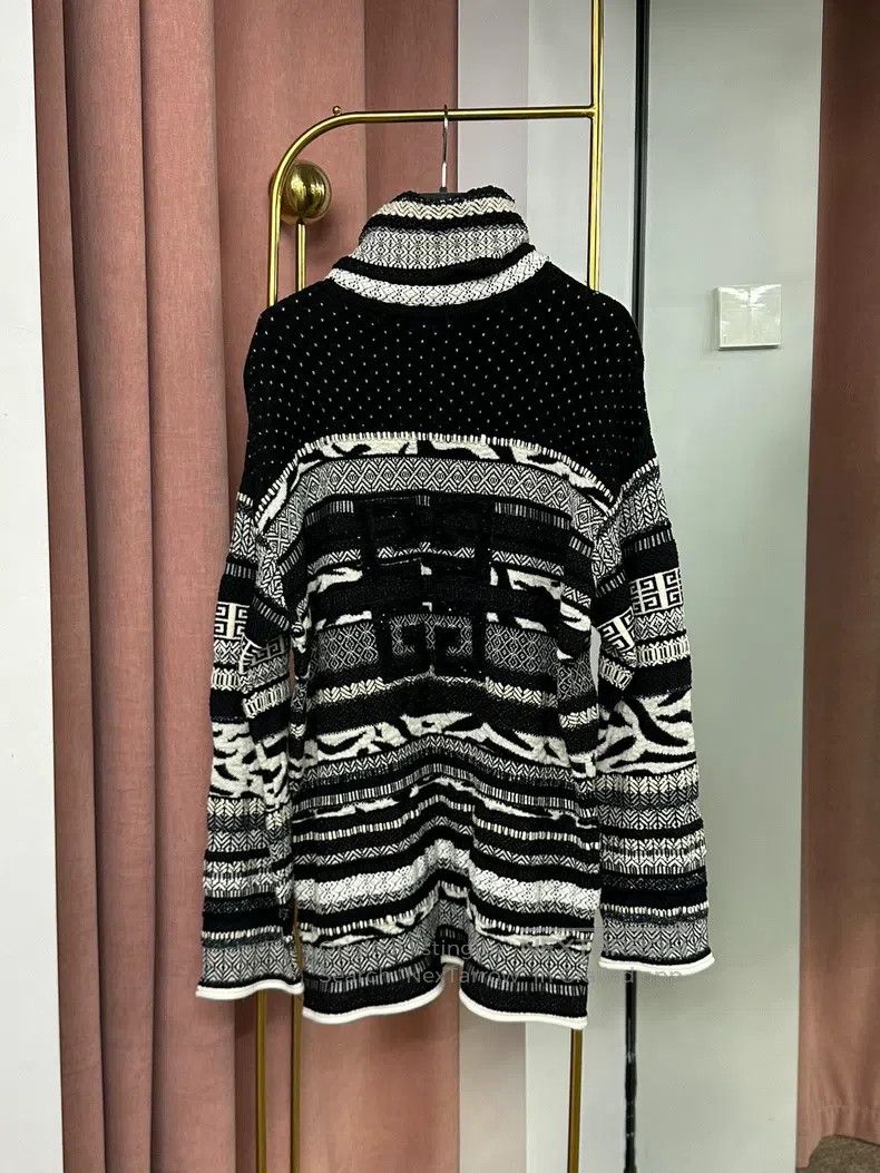 Givenchy Givenchy Black and White Polka Dot Printed Logo Turtleneck Size US S / EU 44-46 / 1 - 1 Thumbnail