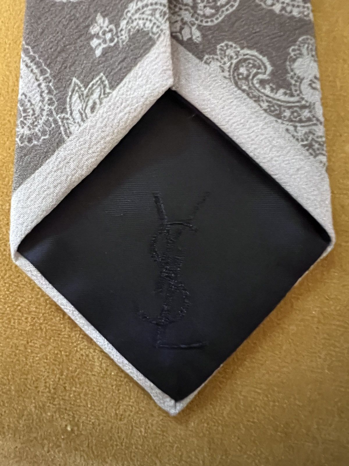 Yves Saint Laurent YSL silk paisley tie in beige, made in France Size ONE SIZE - 10 Thumbnail