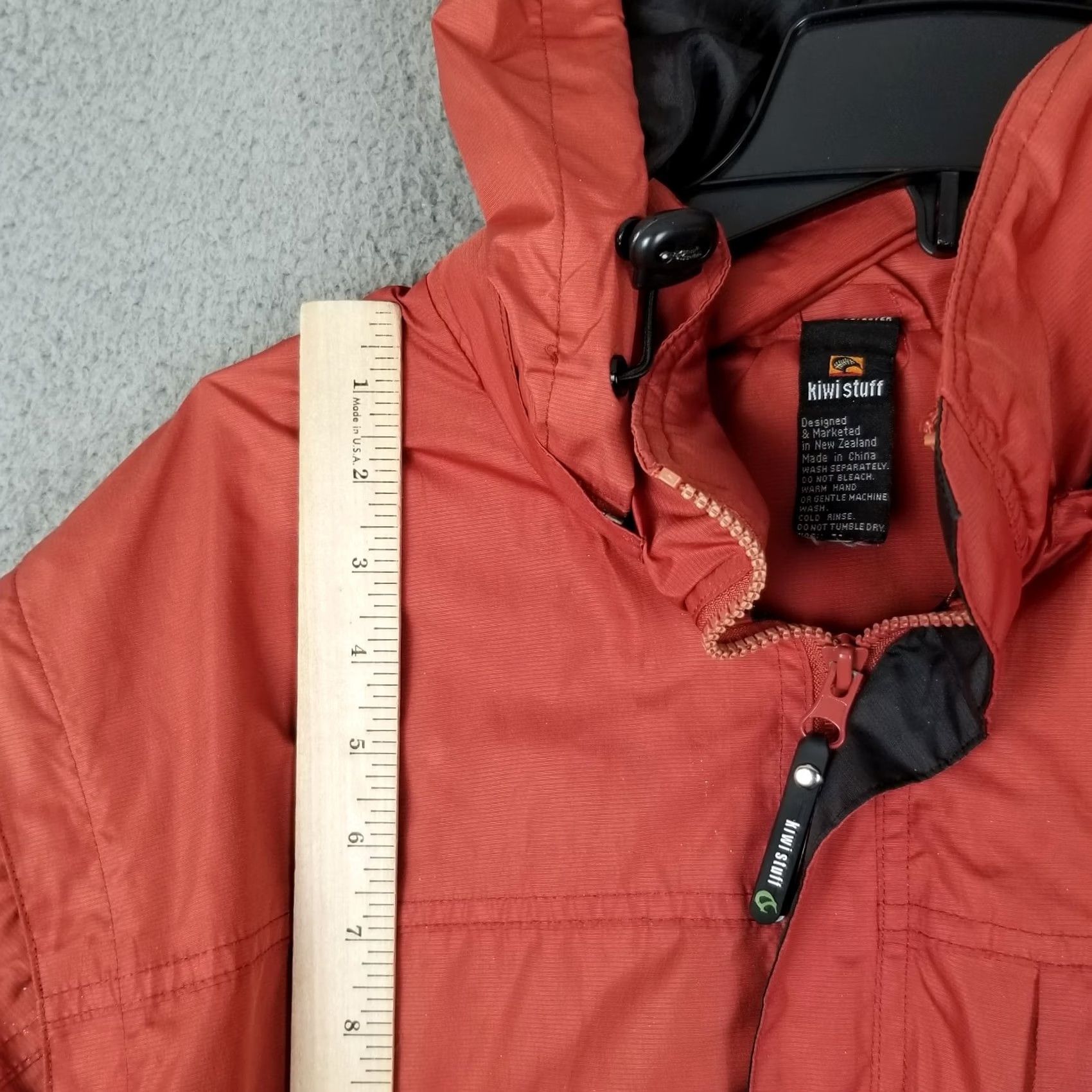 Rains Kiwi Stuff Mallard Rain Jacket Men Medium Red New Zealand Hooded Raincoat Size US M / EU 48-50 / 2 - 4 Thumbnail