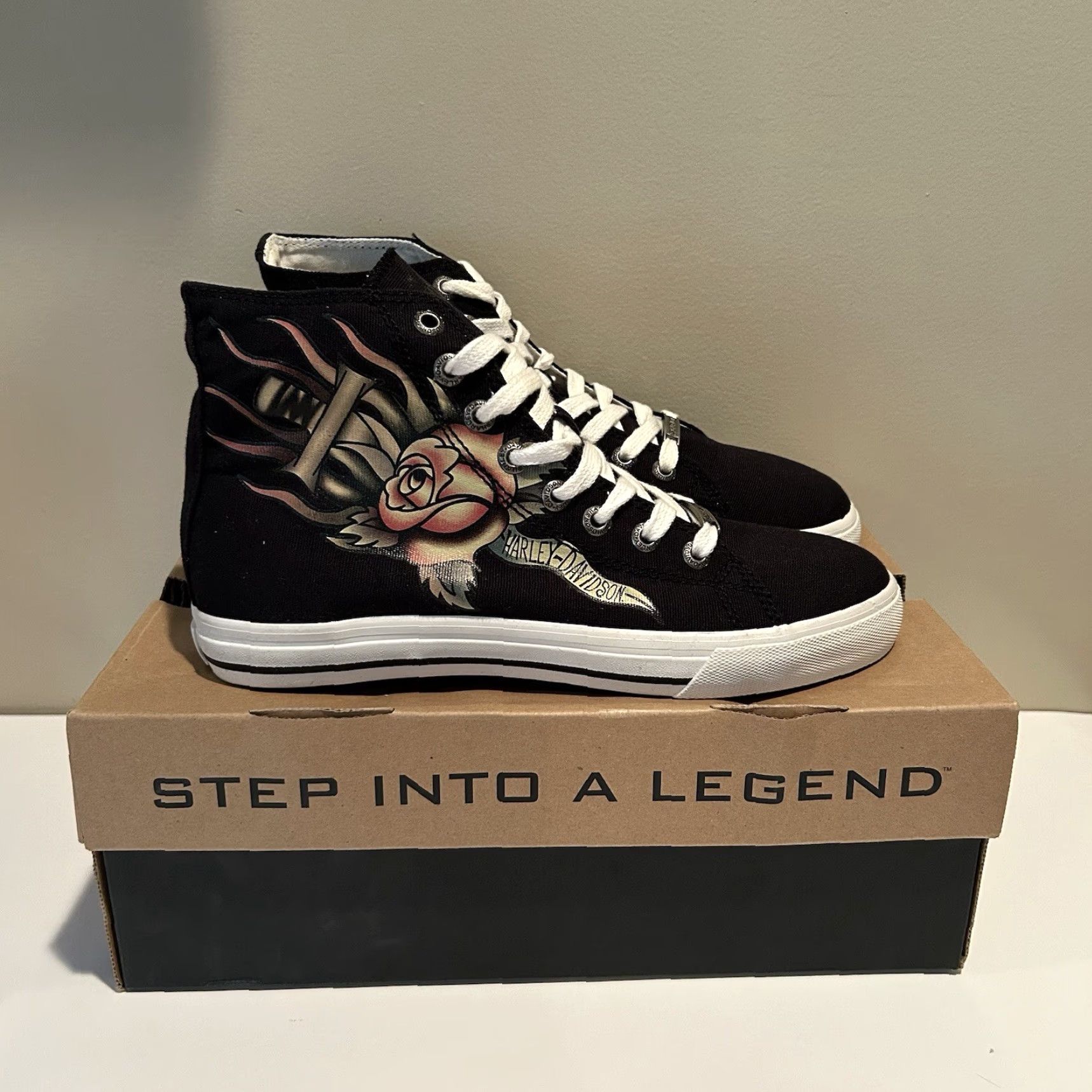 Harley Davidson Harley-Davidson Women’s High Top Shoes Black Sz 10 Canvas Rose & Dagger Print Sneakers Sneakers Mens Womens Boys Girls Size L / US 10 / IT 46 - 2 Thumbnail