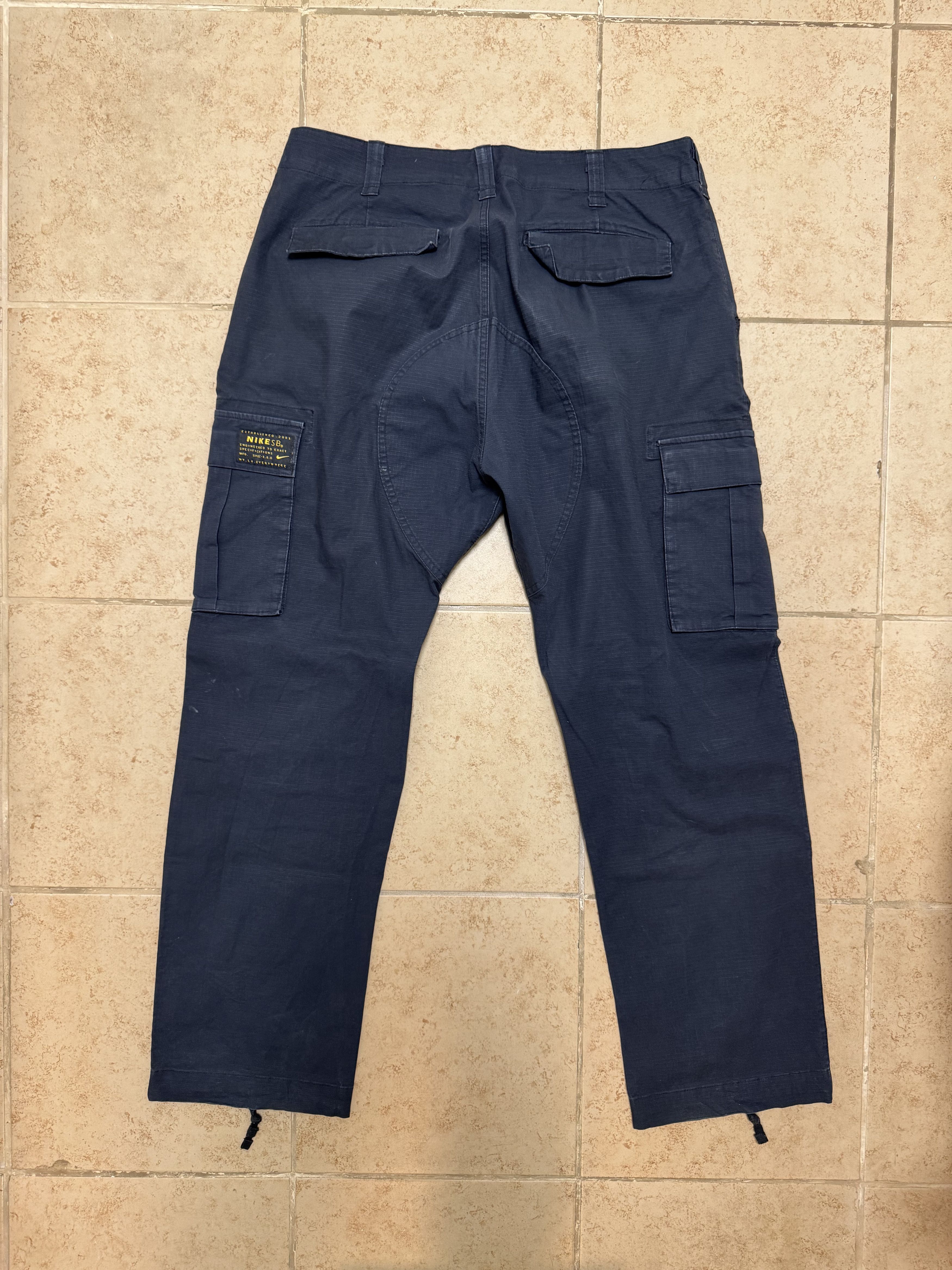 Nike SB Nike SB Cargo Pants - Size M 34 Size US 34 / EU 50 - 2 Thumbnail