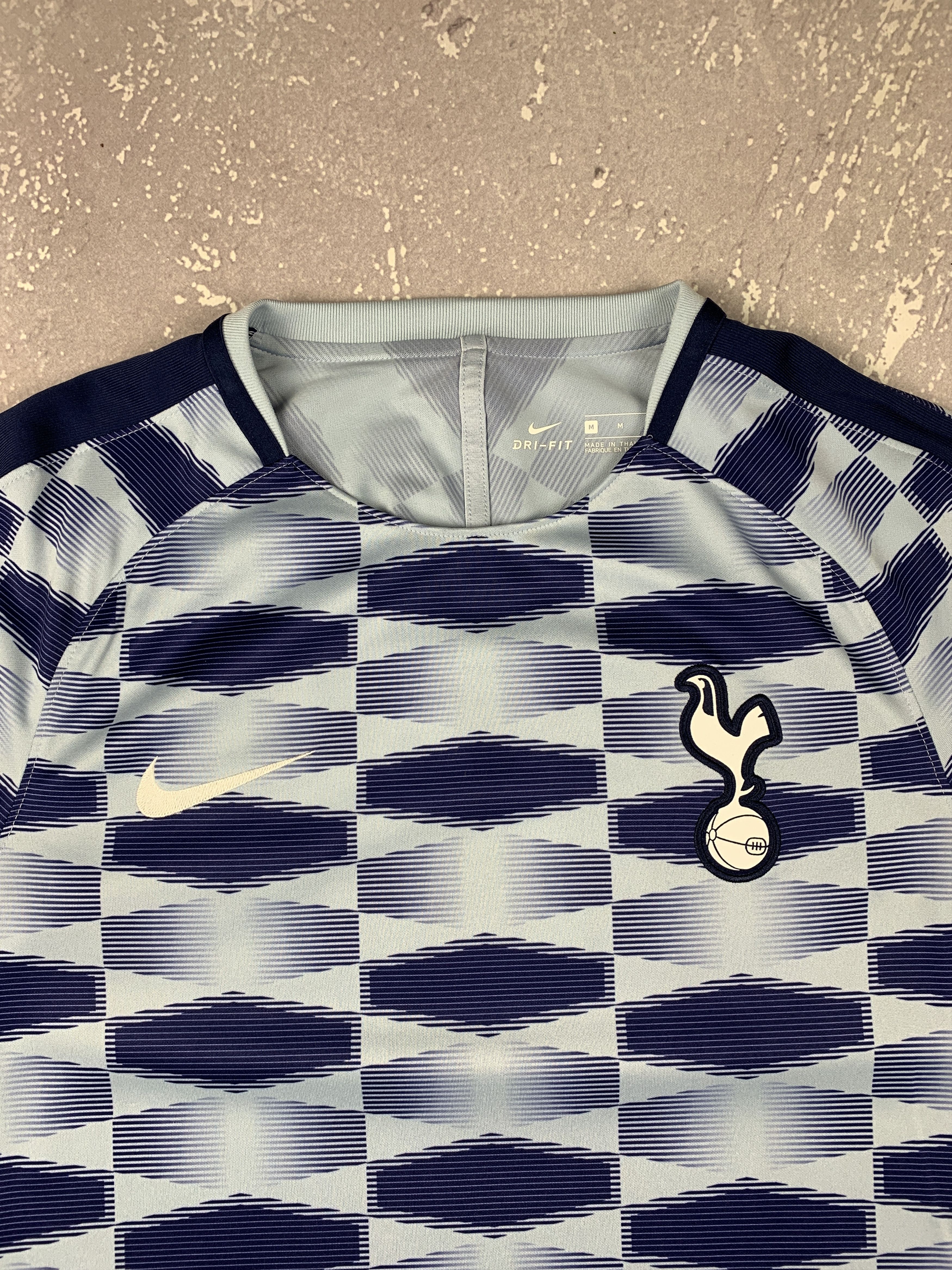 Nike 2017/2018 Nike Tottenham Hotspur Pre Match Soccer Jersey Size US M / EU 48-50 / 2 - 3 Thumbnail