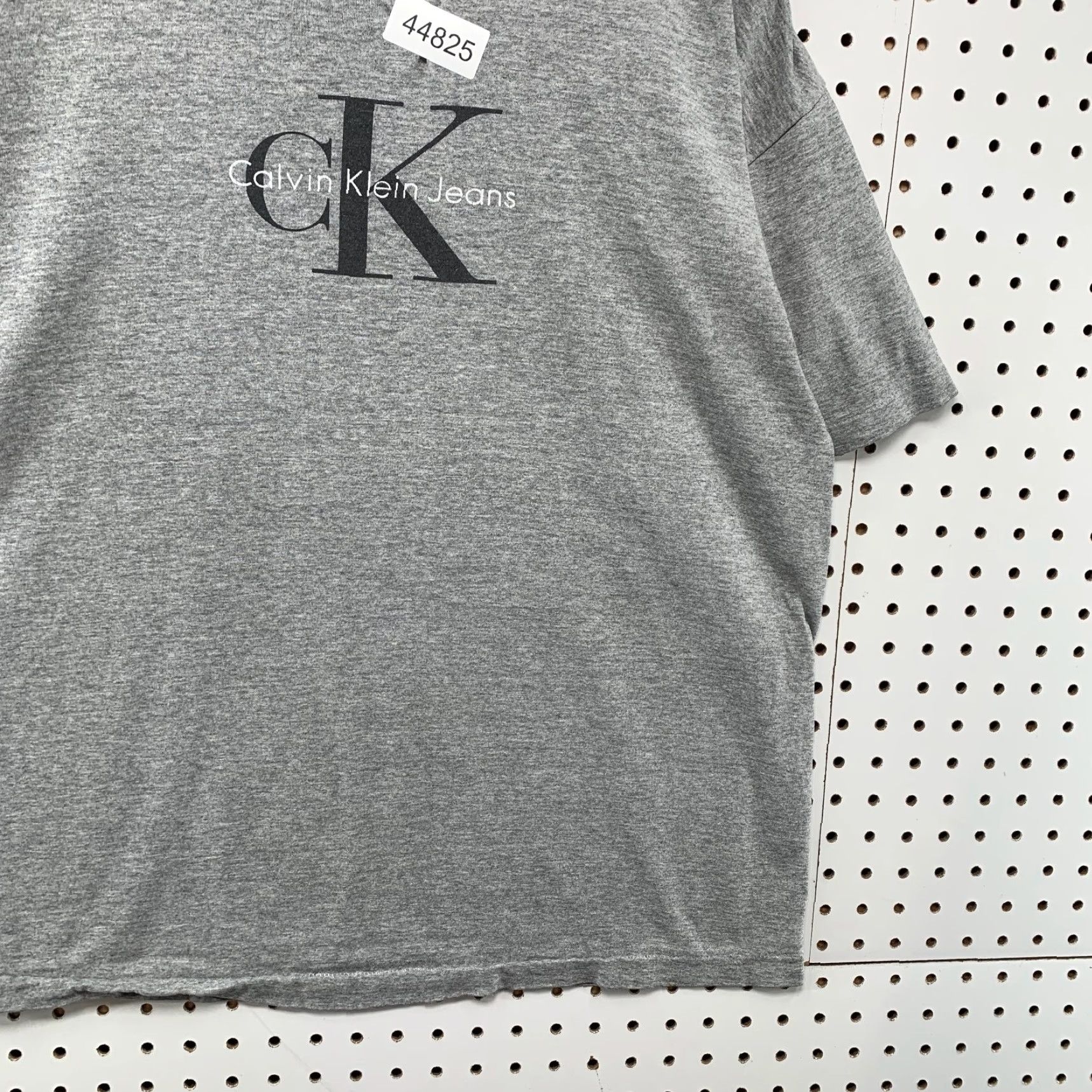 Calvin Klein VINTAGE Calvin Klein Shirt Mens L Gray 90s Distressed Single Stitch USA Logo Cotton T-Shirt Short Sleeve Crew Neck Adult Mens Size US L / EU 52-54 / 3 - 4 Thumbnail