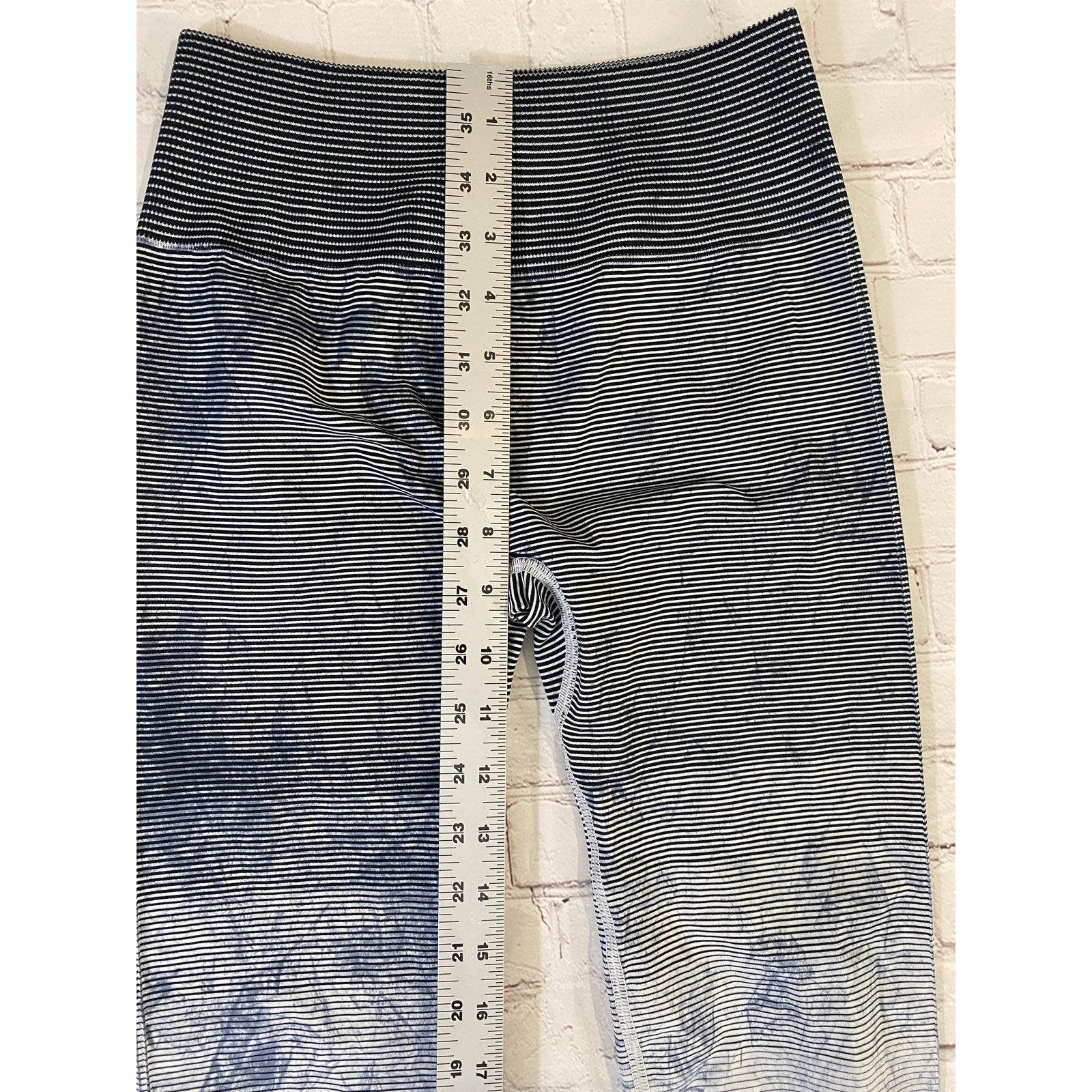 Lululemon lululemon leggings size 4 Size 27" / US 4 / IT 40 - 4 Thumbnail