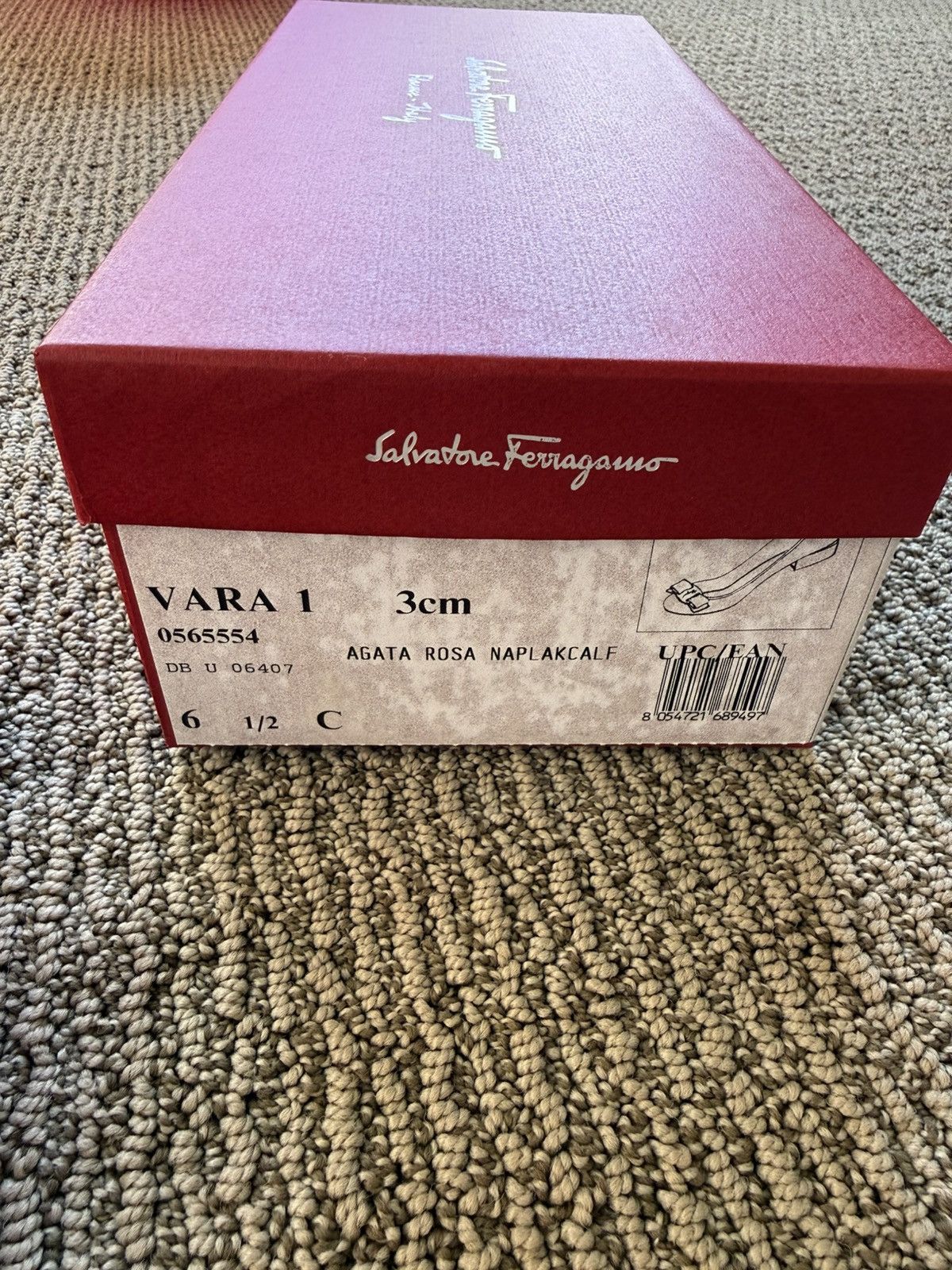 Salvatore Ferragamo Salvatore Ferragamo Vara Patent Leather Pumps Size US 6.5 / IT 36.5 - 6 Thumbnail