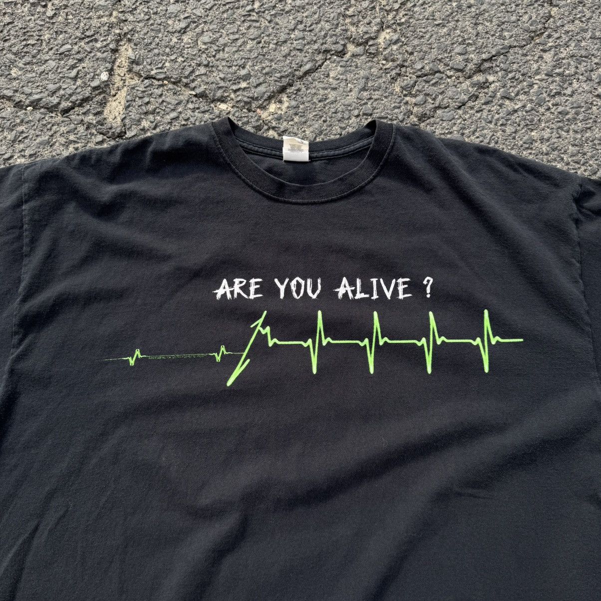 Band Tees × Metallica × Vintage Vintage 00s Metallica ARE YOU ALIVE Oversized Washed T-shirt Size US XXL / EU 58 / 5 - 4 Thumbnail