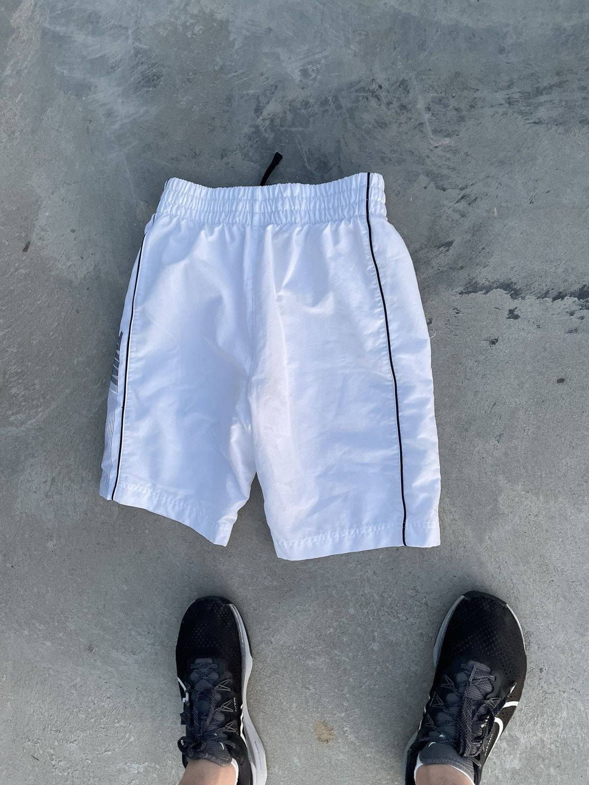 Nike Nike Nylon Drill Y2K Swoosh Embroidered Shorts Size US 30 / EU 46 - 4 Thumbnail