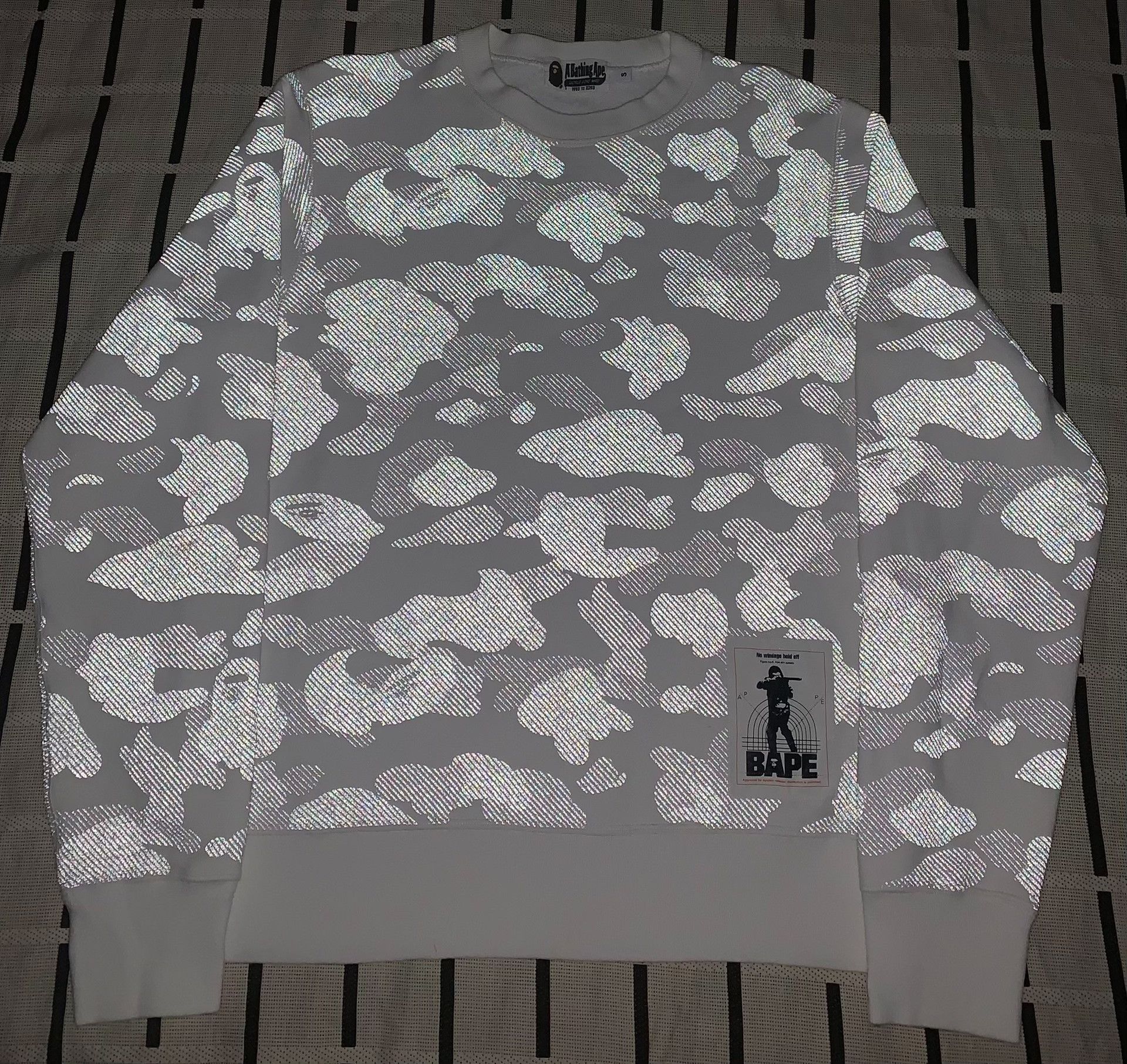 Bape Bape Camo Reflective White Hoodie S Men Size US S / EU 44-46 / 1 - 1 Thumbnail