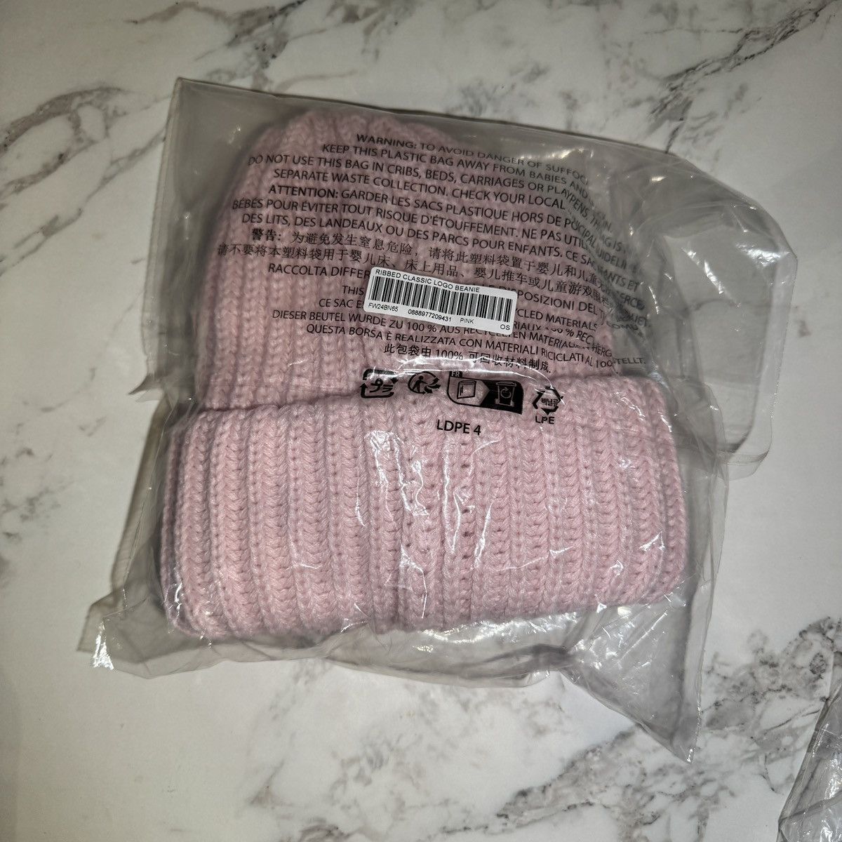 Supreme SUPREME CLSSIC LOGO CHUNKY RIBBED BEANIE (FW24) Size ONE SIZE - 2 Thumbnail