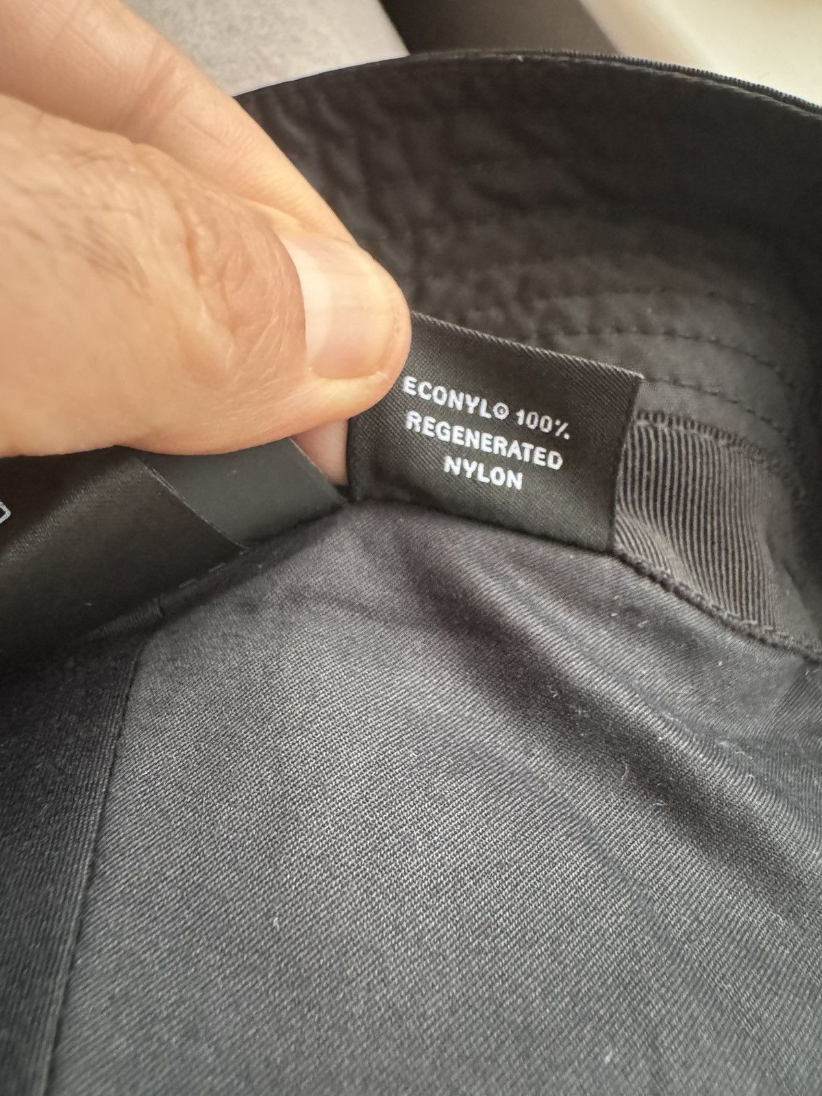 Prada PRADA bucket hat marked size M see ALL PHOTOS AND MEASURES Size ONE SIZE - 17 Thumbnail