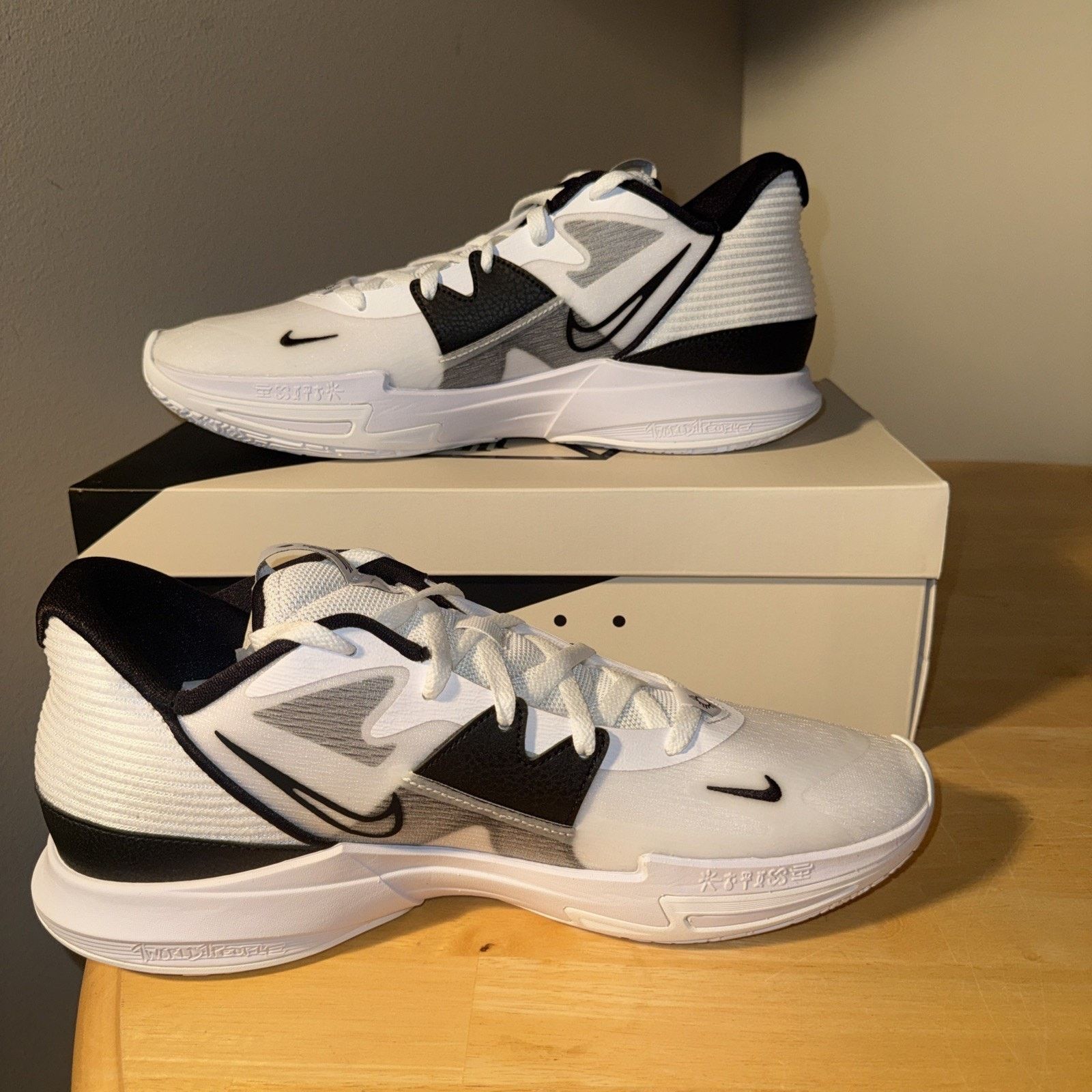 Nike Size 13.5 - Nike Kyrie 5 Oreo - AO2918-100 Basketball Shoe Size US 13 / EU 46 - 3 Thumbnail