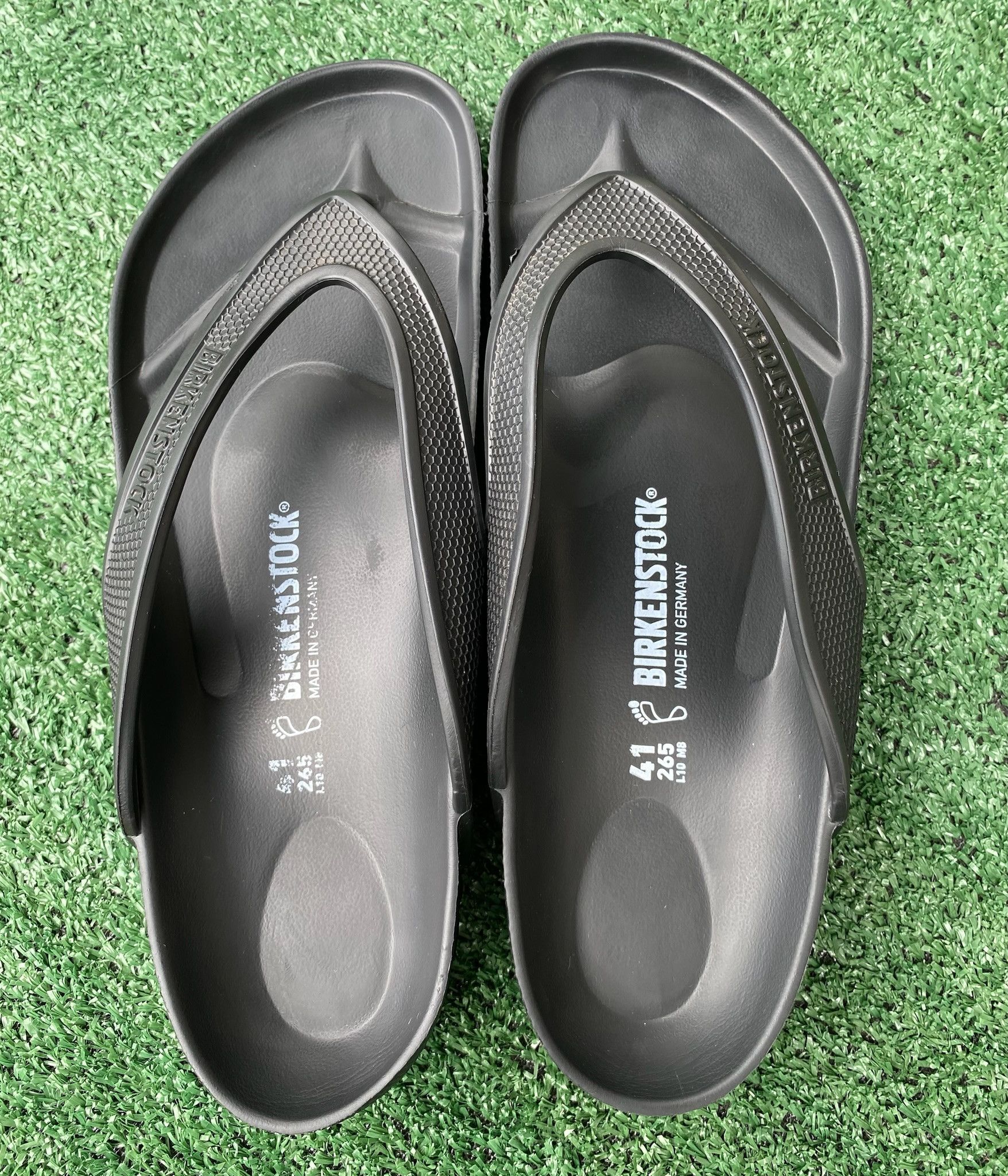 Birkenstock Birkenstock Honolulu Black Sandal Men’s 8 Women’s 10 Size US 8 / EU 41 - 4 Thumbnail