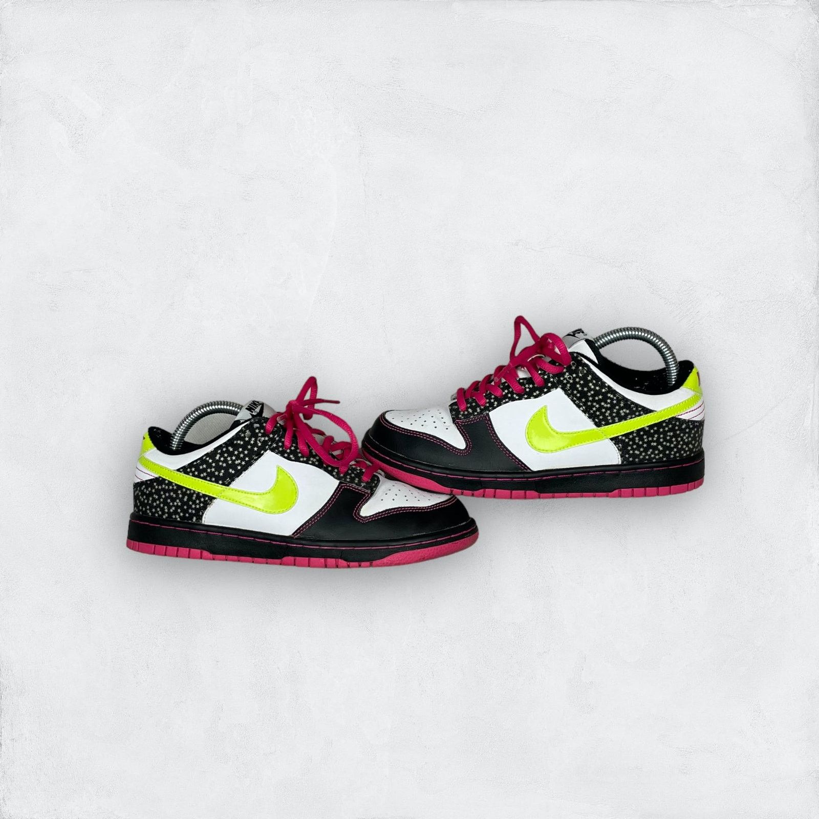 Nike Nike Dunk Low GS 309601-174 White/Black Shoes 6Y Size US 6 / EU 39 - 1 Thumbnail