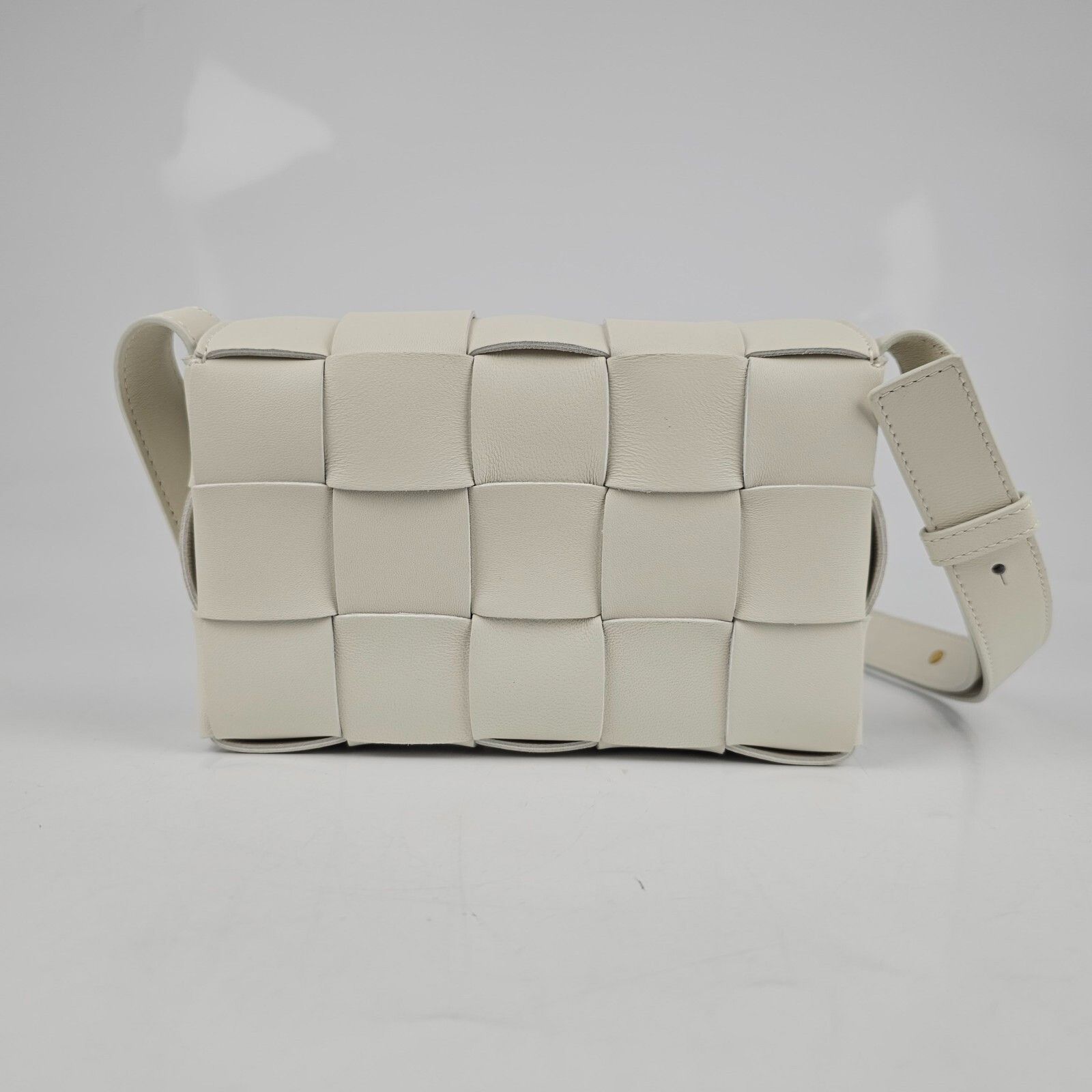 Bottega Veneta Bottega Veneta Small Cassette $2600 White/Gold Leather Shoul Size ONE SIZE - 8 Thumbnail