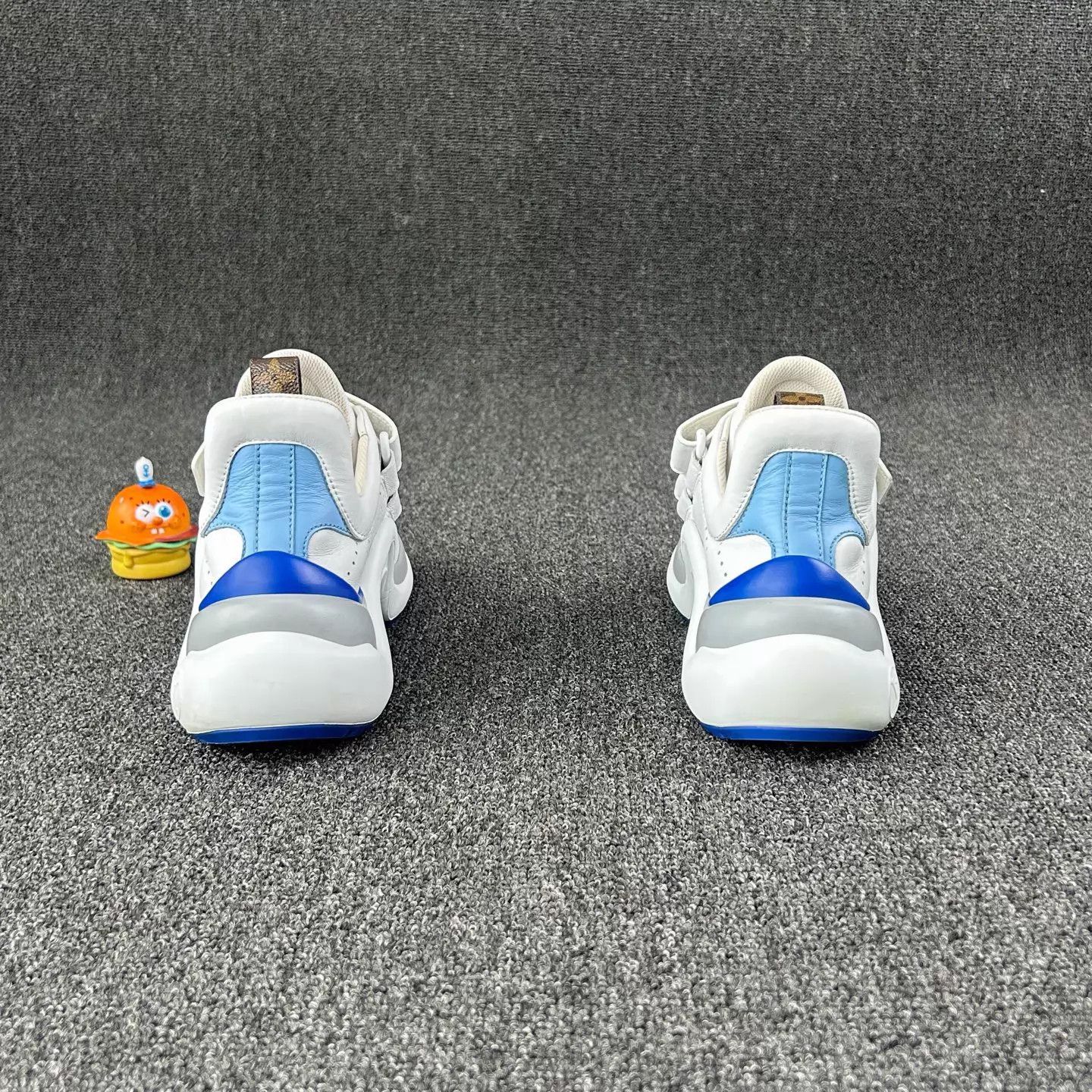 Louis Vuitton Louis Vuitton Velcro Dad Sneaker White/Blue 36 HB6804 Size US 5.5 / IT 35.5 - 5 Thumbnail