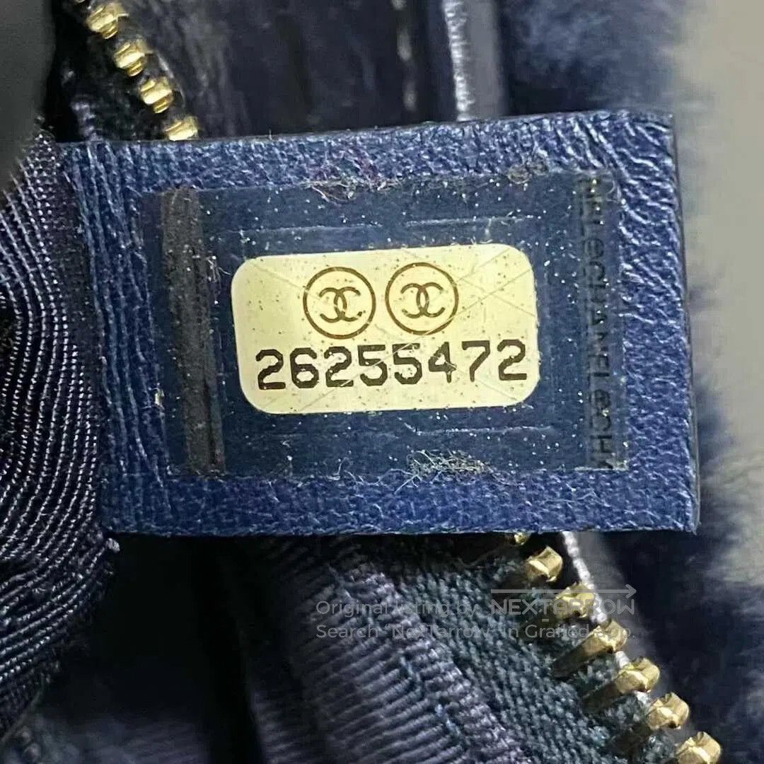 Chanel Chanel Blue Fur Shoulder Bag. Size ONE SIZE - 8 Thumbnail
