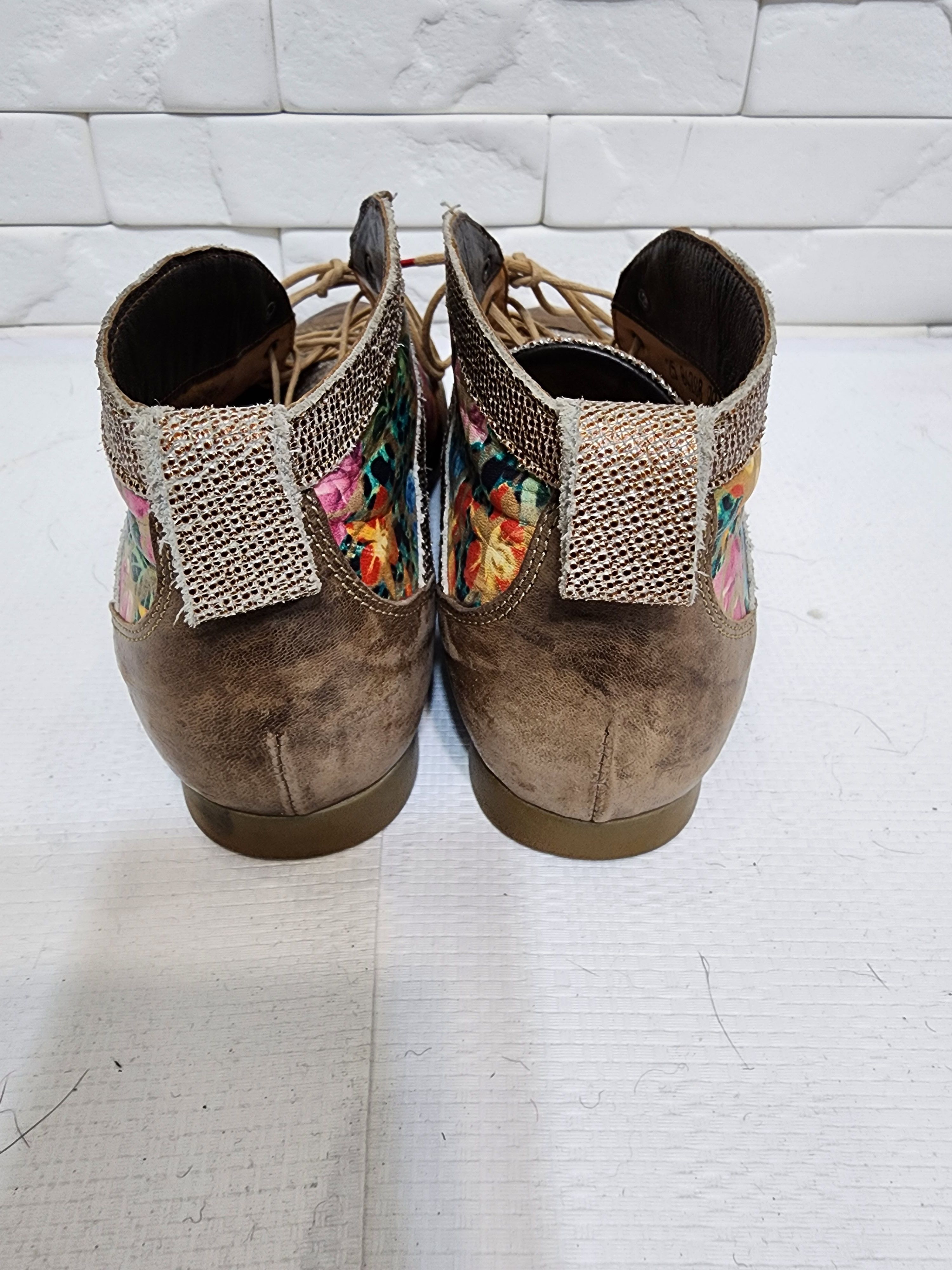 Other Brown Leather Boots: Women's Style Shoes, Size US 9 / IT 39 - 3 Thumbnail