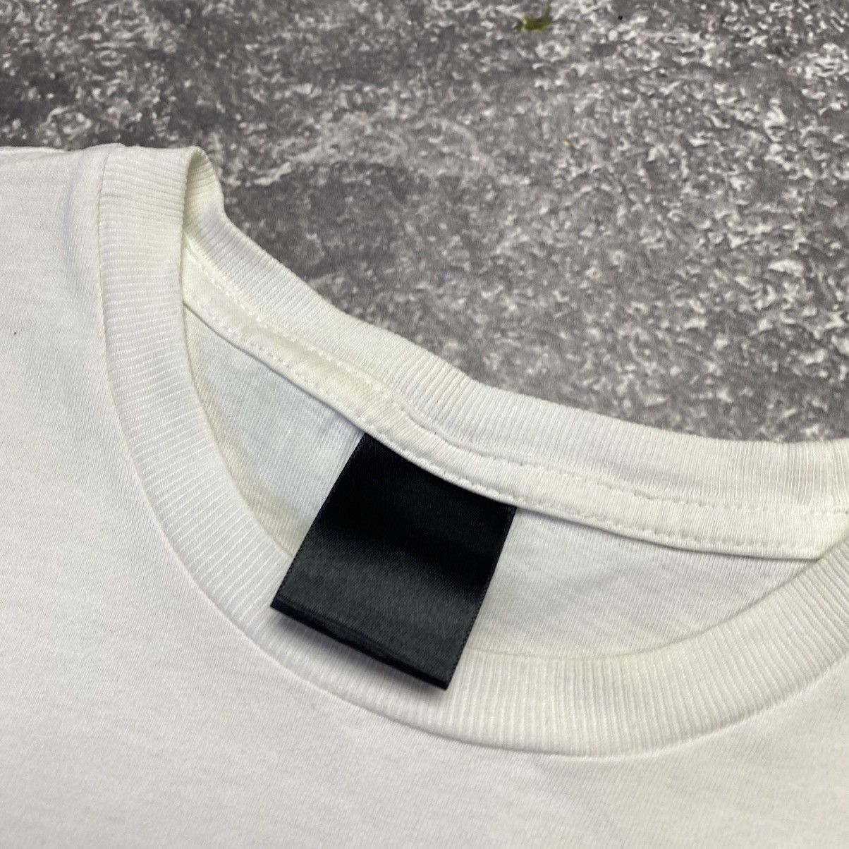Oakley Vintage Oakley Softwear big monogrammed logo y2k tee Size US M / EU 48-50 / 2 - 4 Thumbnail