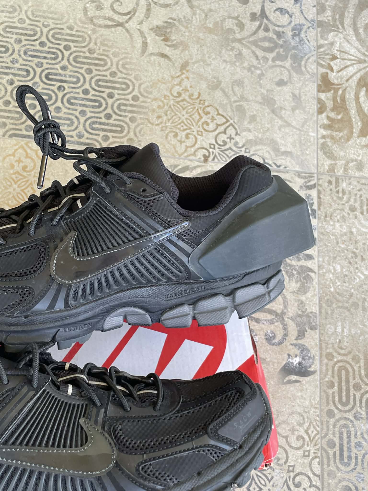 Nike Nike Zoom Vomero 5 x A Cold Wall Black US6 EU 38.5 Size US 6 / IT 36 - 9 Thumbnail