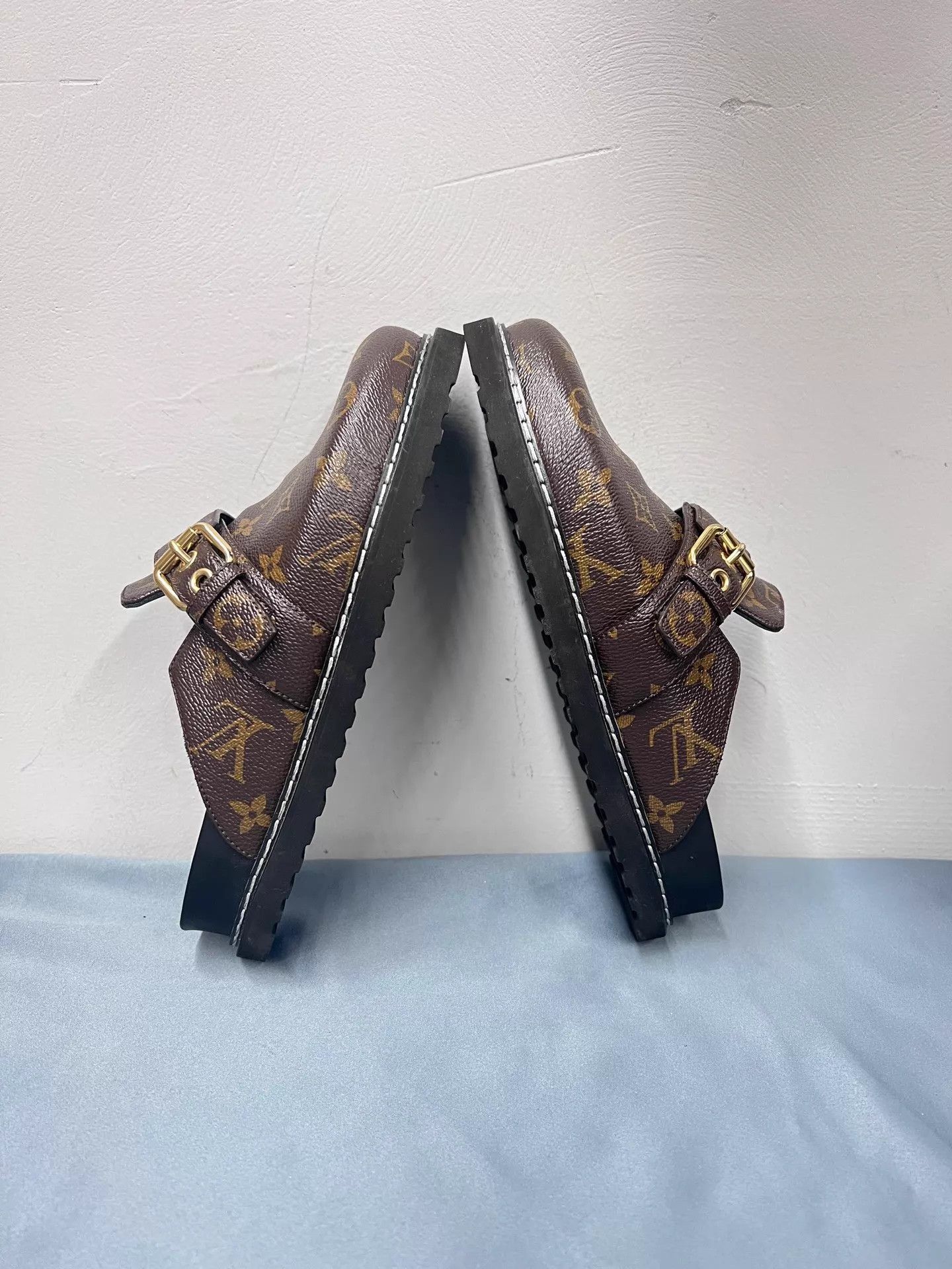 Louis Vuitton LV Cosy Lv Monogram Round Toe Mules 37 Worn Once Size US 6.5 / IT 36.5 - 5 Thumbnail