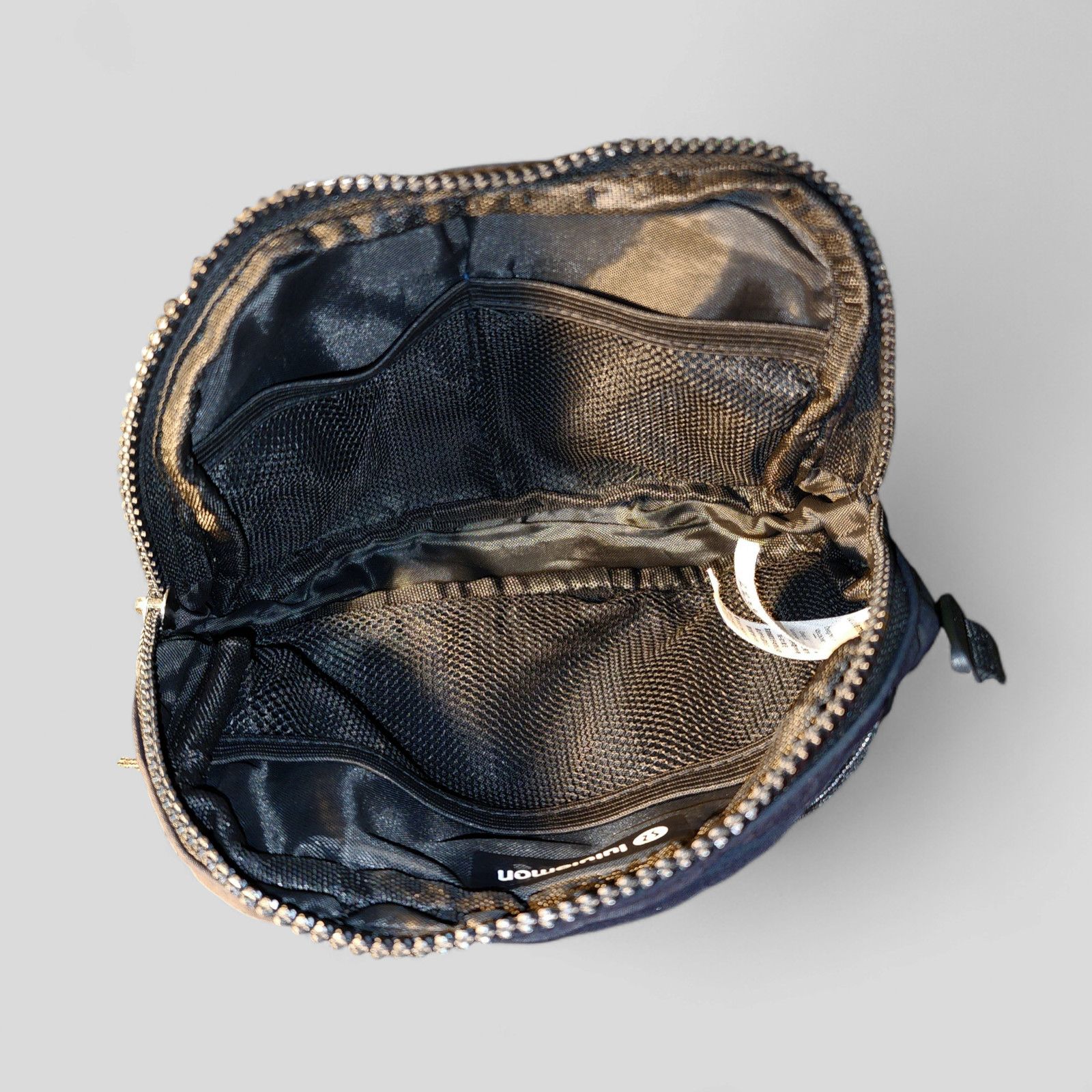 Lululemon Lululemon Everywhere Belt Bag Black Velour Belt Bag Onesize Size ONE SIZE - 3 Thumbnail