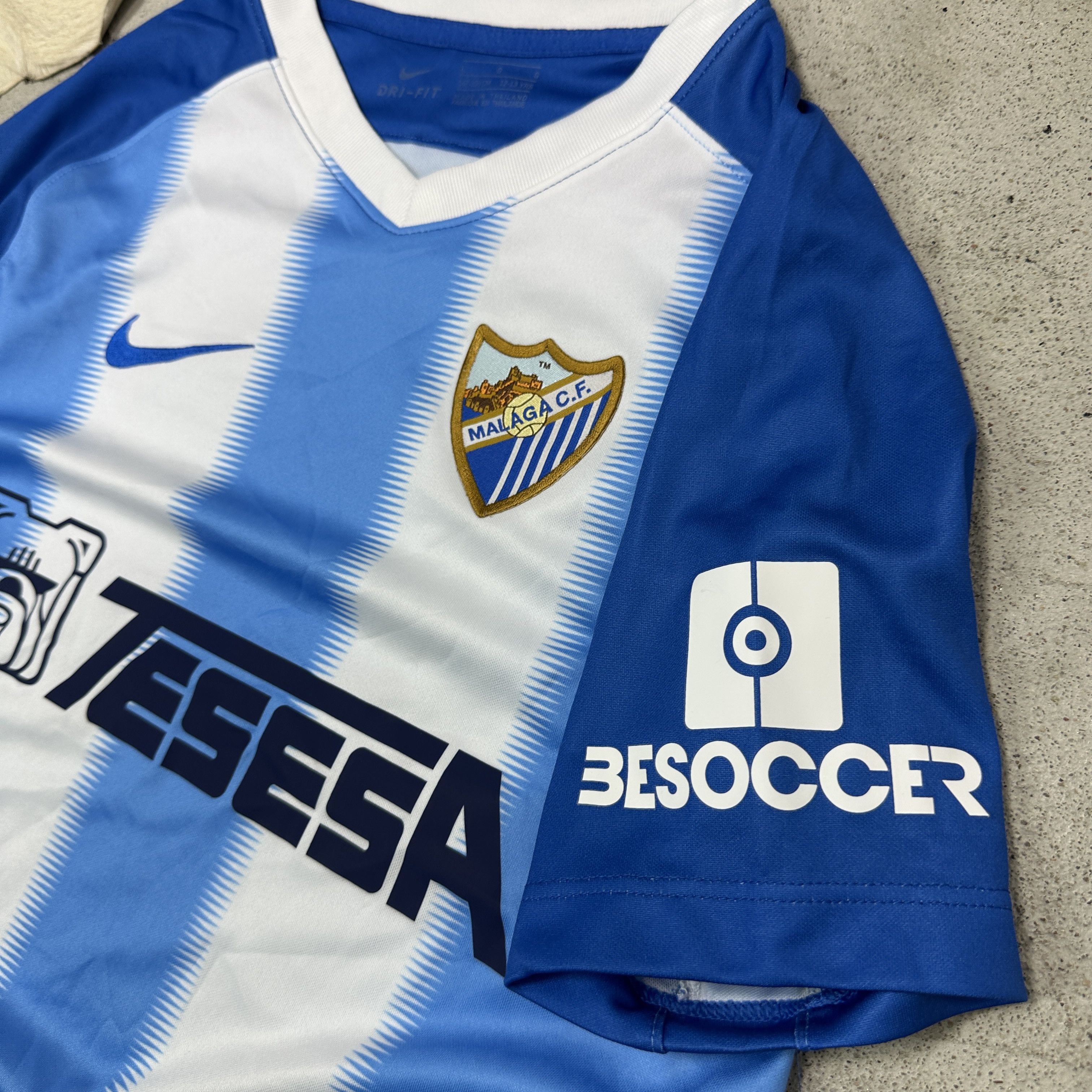 Nike Vintage Sporty Babytee Nike Malaga CF 18/19 Jersey Y2K Size US XS / EU 42 / 0 - 2 Thumbnail