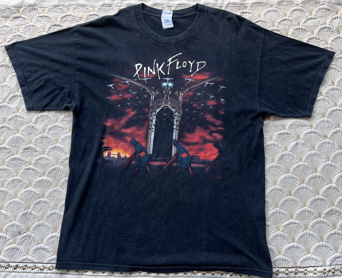 Pink Floyd Vintage 1997 Pink Floyd “The Wall” by Tennesee River Tag Size US XL / EU 56 / 4 - 1 Thumbnail
