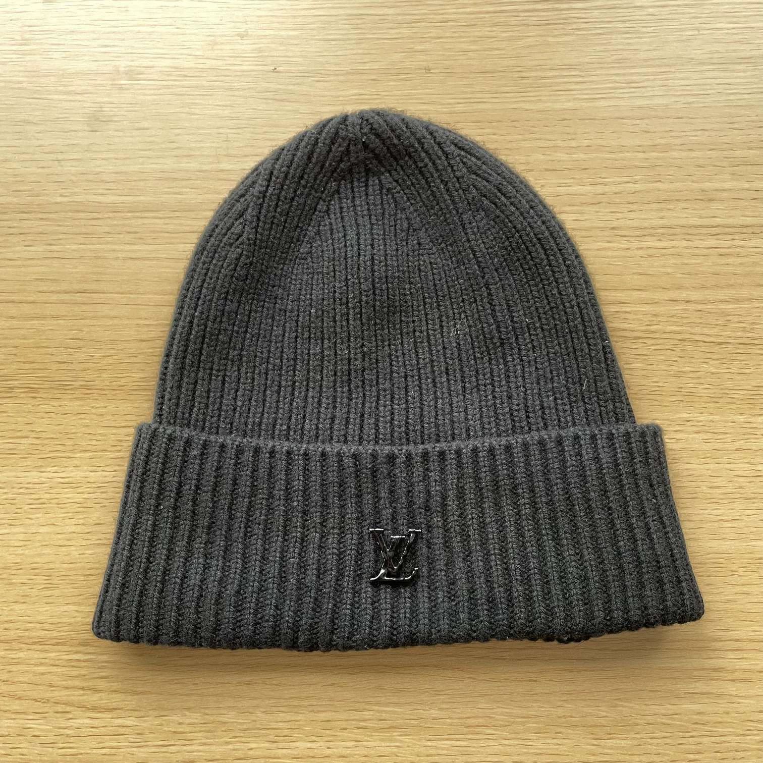 Louis Vuitton LV 98 New Knit Cashmere Black Beanie Size ONE SIZE - 1 Thumbnail