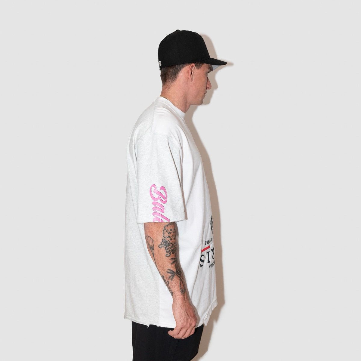 Balenciaga Balenciaga upside down T-Shirt Size US XL / EU 56 / 4 - 3 Thumbnail