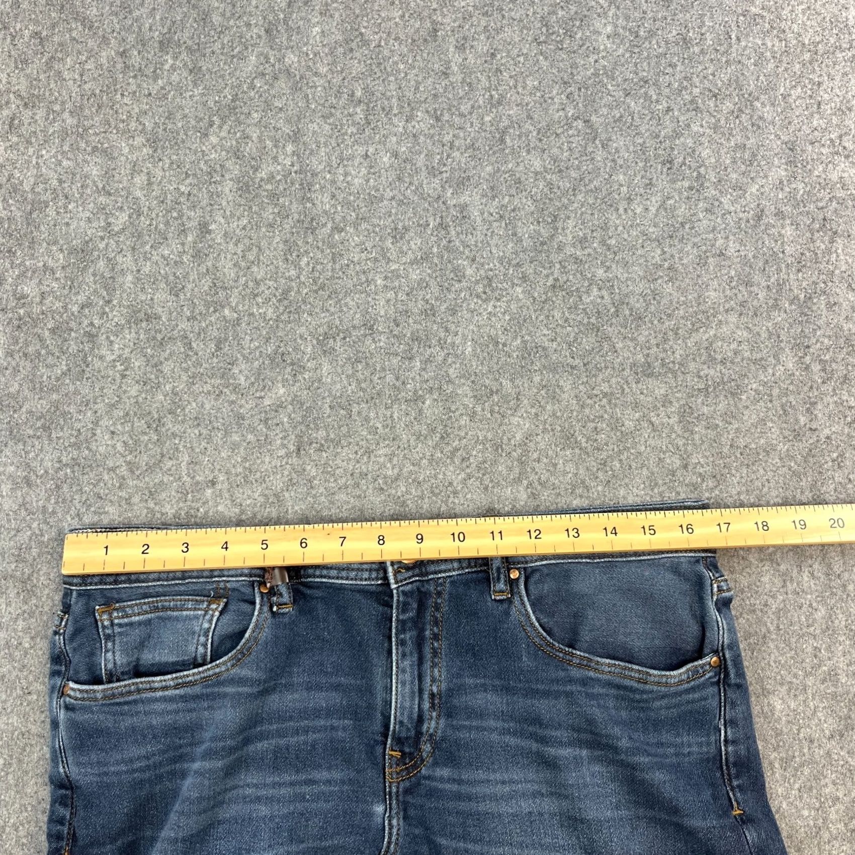 Armani Exchange Armani Exchange Jeans Slim Tapered 33 34 Dark Wash Blue Stretch J13 Mens Denim 5-Pocket Size US 33 - 6 Thumbnail