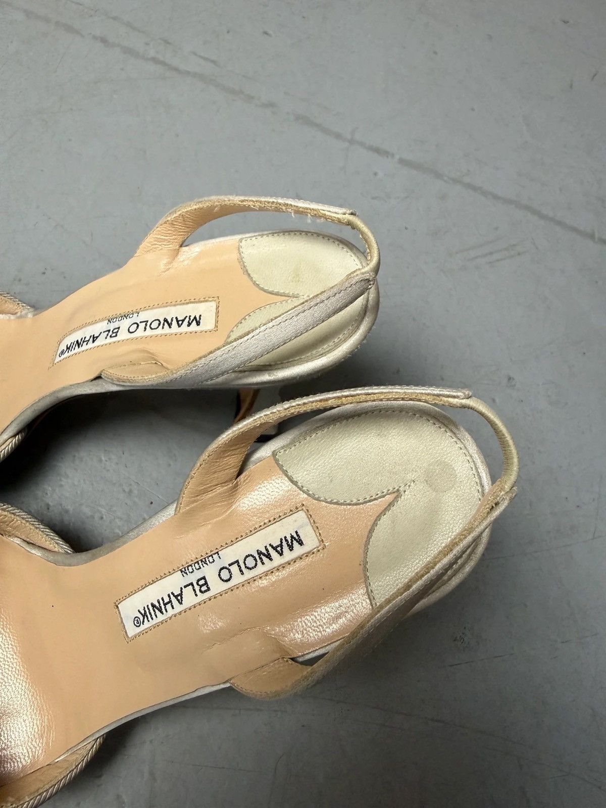 Manolo Blahnik Vintage Manolo Blahnik Beige Pumps 36 Size US 6 / IT 36 - 6 Thumbnail