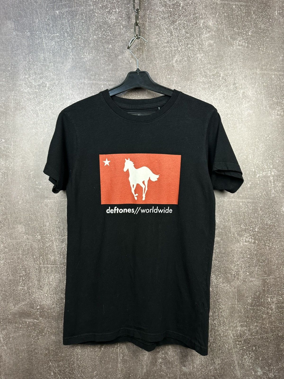 Band Tees Vintage Deftones white pony t shirt Size US S / EU 44-46 / 1 - 1 Thumbnail