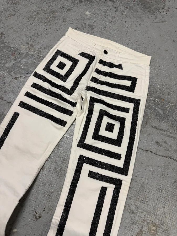 Designer × Gianfranco Ferre × Vintage AW2003 Gianfranco Ferré Geometrical Embellished White Pants Size 26" / US 2 / IT 38 - 2 Thumbnail