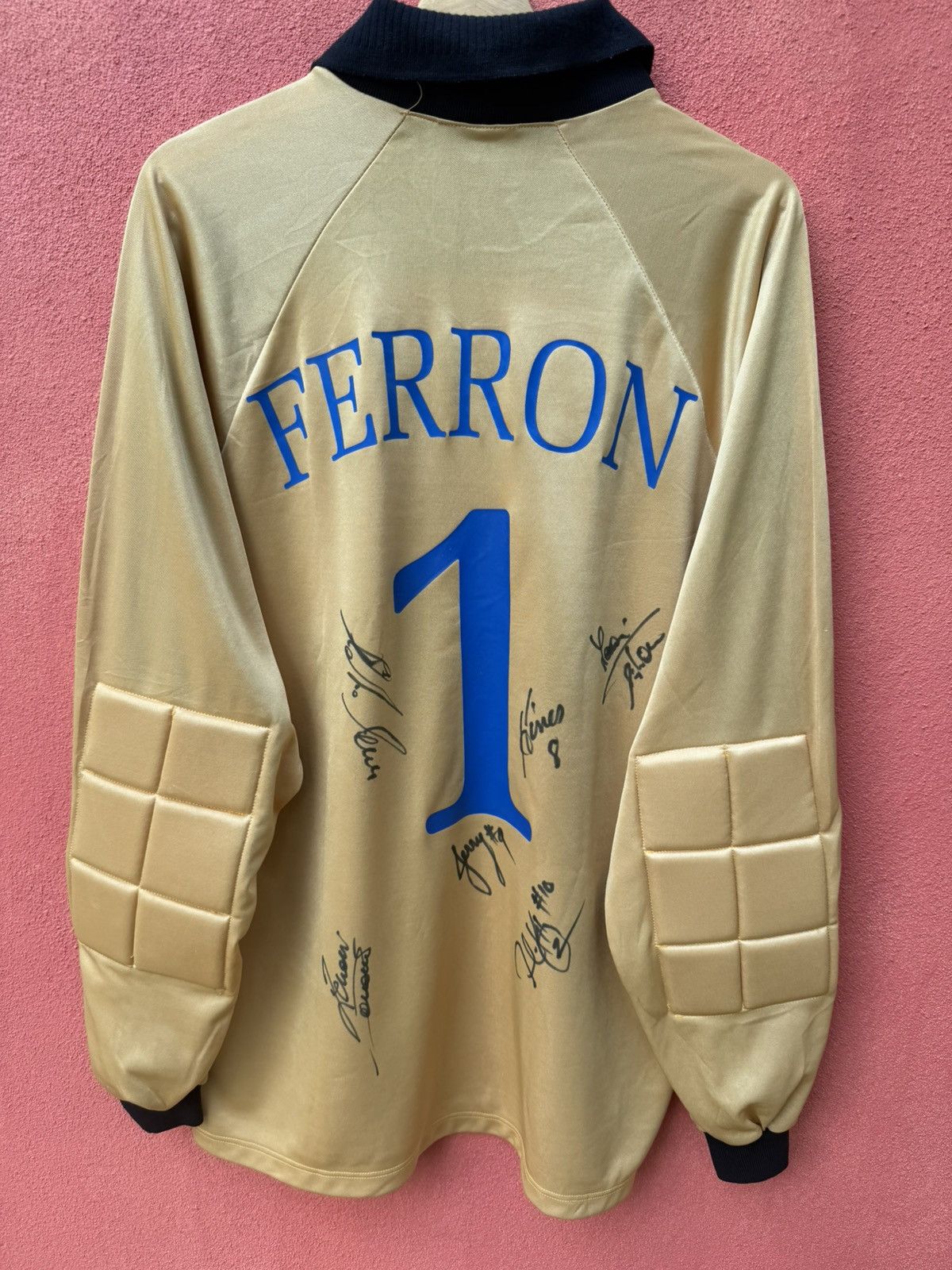 Errea Matchworn Como 1907 Goalkeeper Size US XXL / EU 58 / 5 - 11 Thumbnail