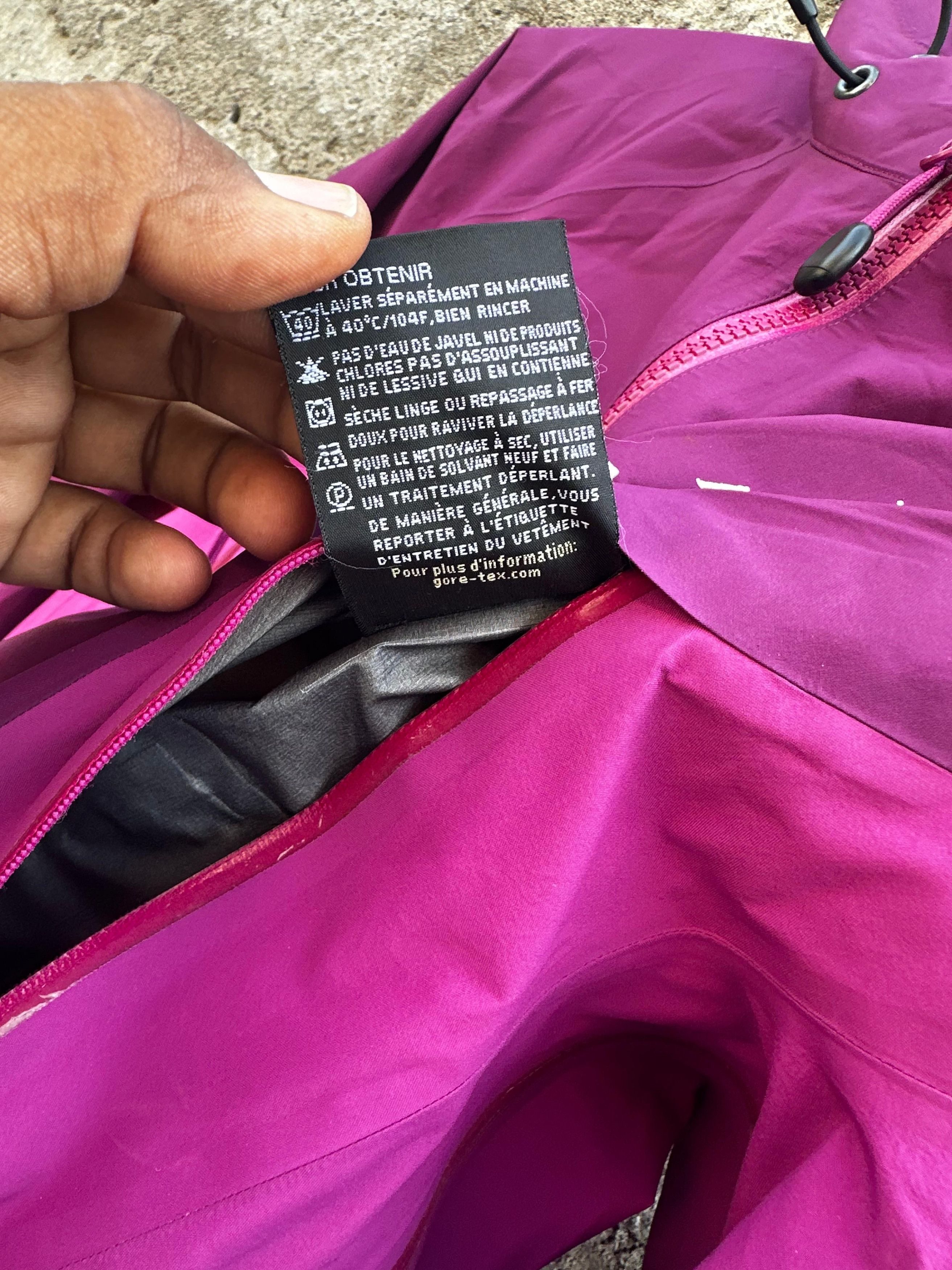Arc'teryx Arc'teryx Women's GORE-TEX Hard Shell Jacket (Beta AR) Size US L / EU 52-54 / 3 - 20 Thumbnail