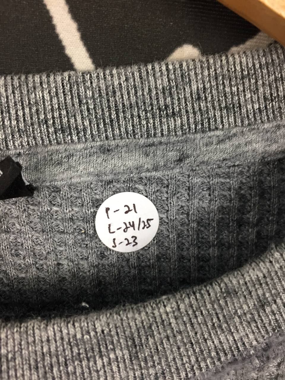 Uniqlo Uniqlo Casual Waffle knit Crew Neck Long Sleeve Tee Size S Size US S / EU 44-46 / 1 - 9 Thumbnail