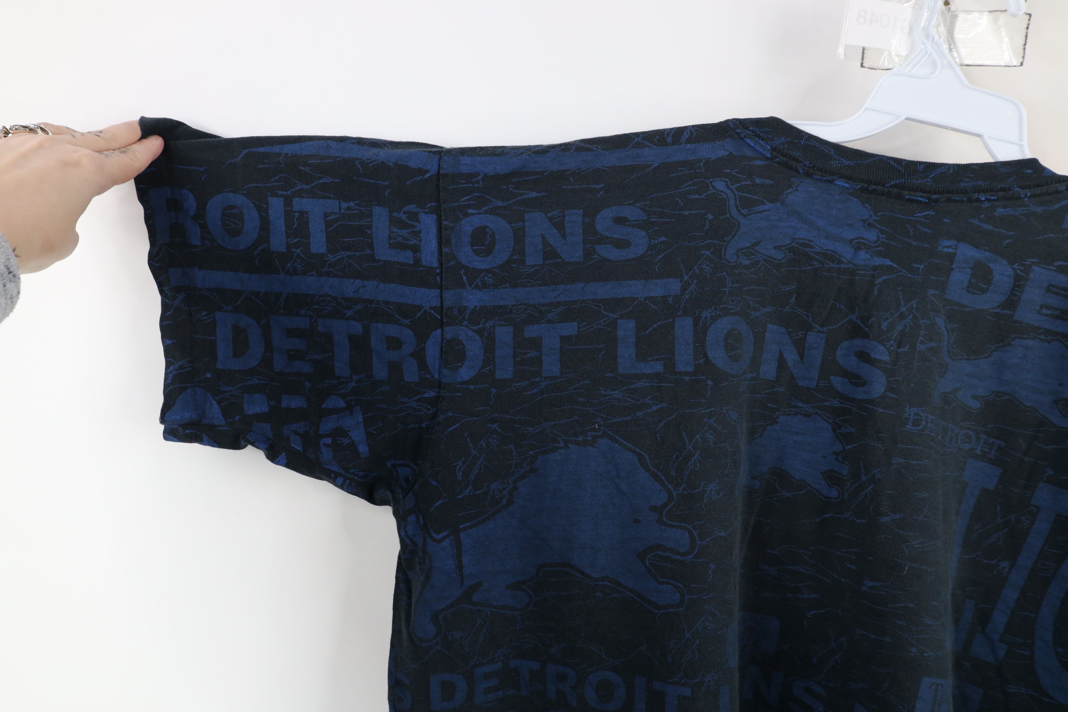 Vintage Vintage 90s Lions Football All Over Print T-Shirt USA Size US XL / EU 56 / 4 - 11 Thumbnail