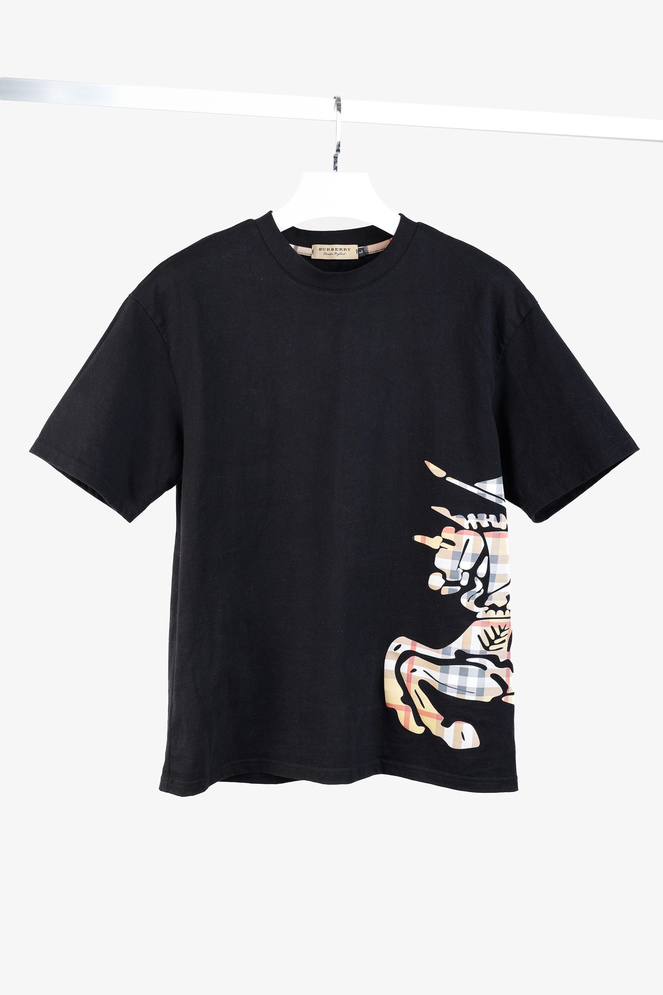 Burberry Burberry Equestrian Knight Check Logo Black Tee Size L / US 10 / IT 46 - 1 Thumbnail
