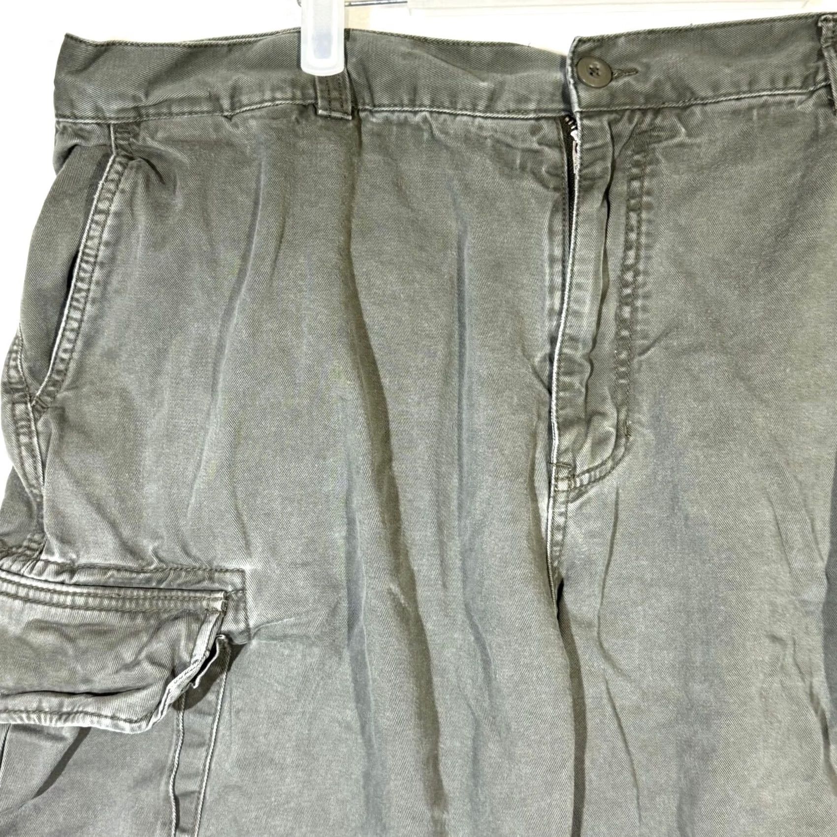 Vintage Bass Cargo Shorts 40 Green Cotton Utility Multi-Pocket High-Rise Zip Fly Men’s Size US 40 / EU 56 - 4 Thumbnail
